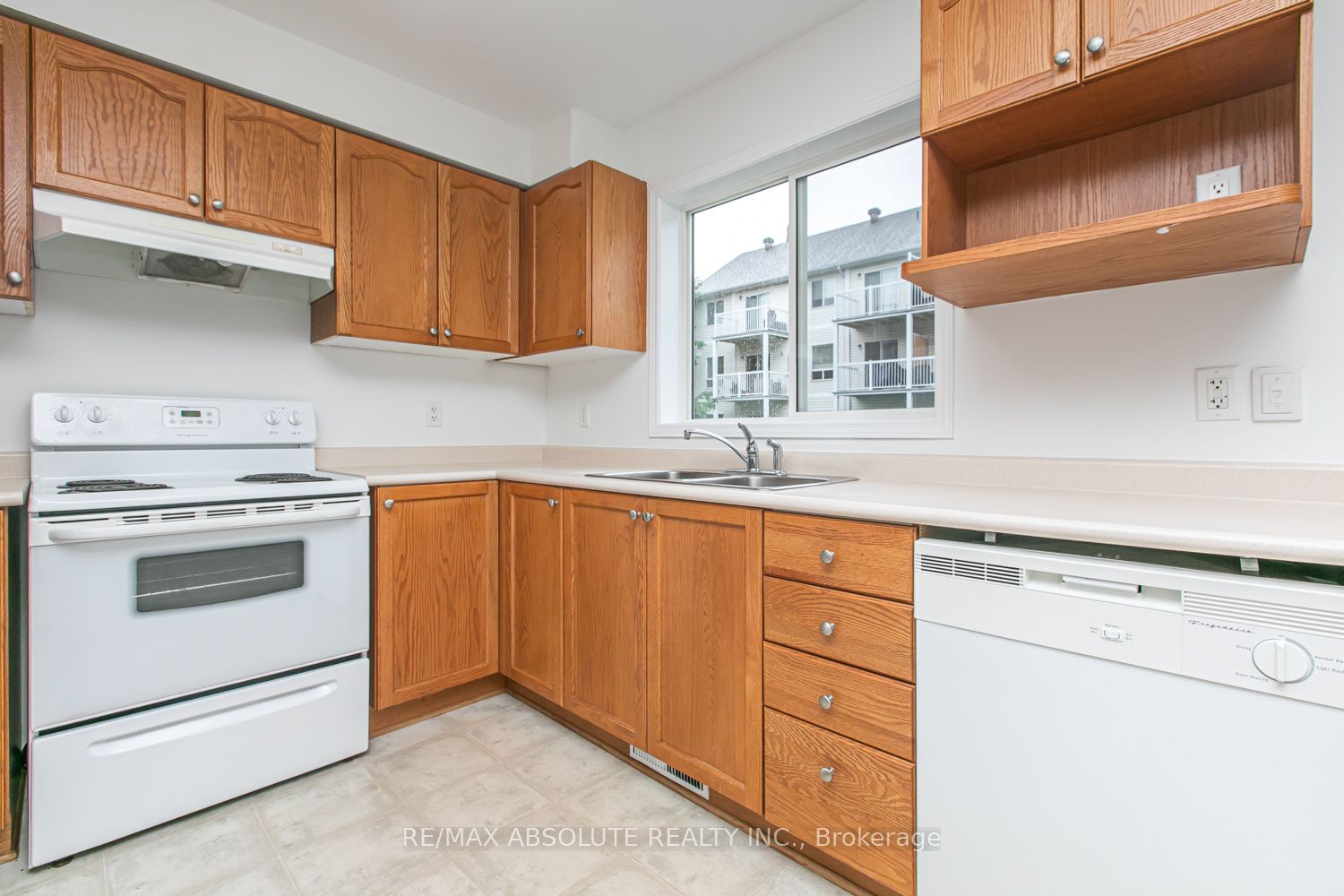 250 Gershwin Private Property Photo 8