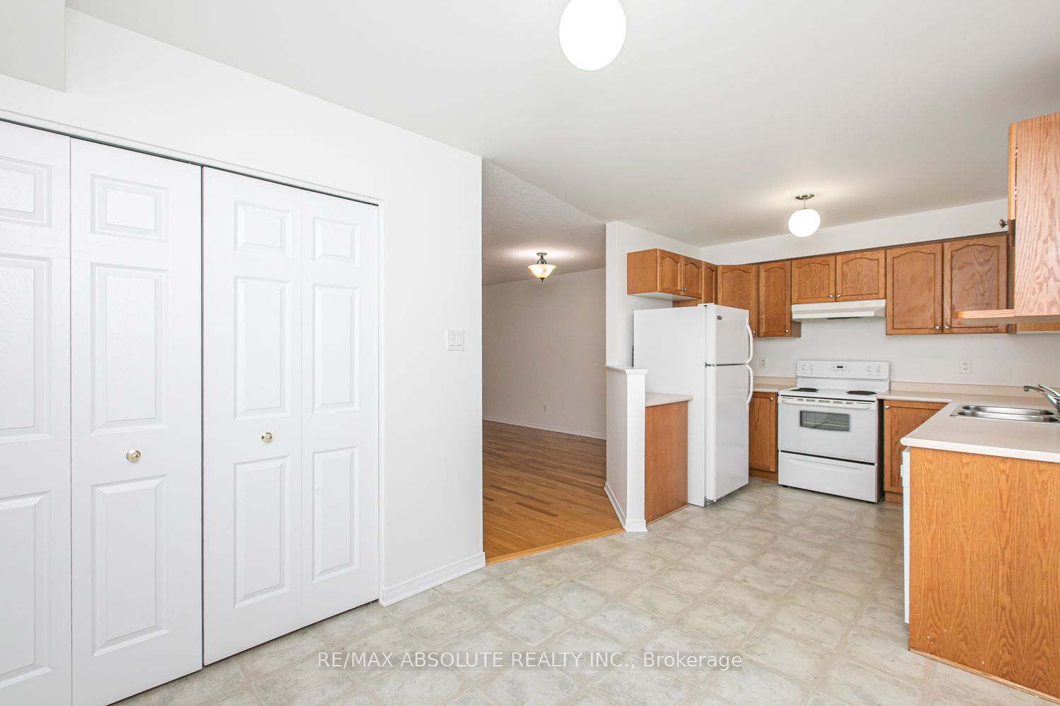 250 Gershwin Private Property Photo 10