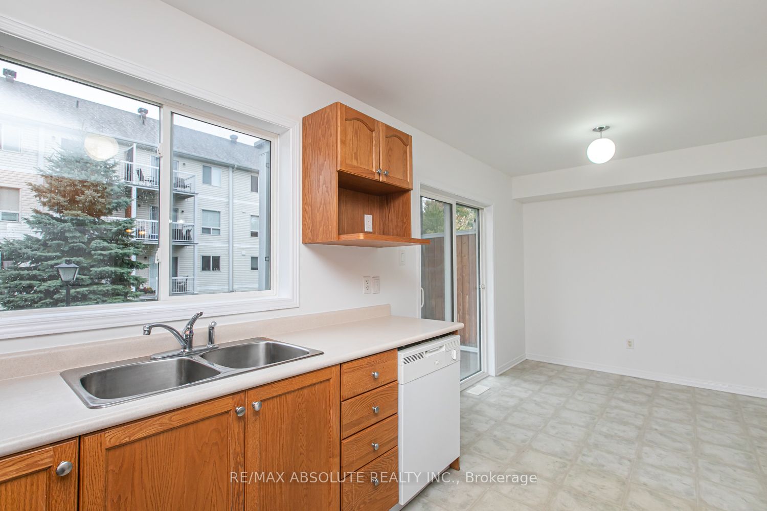 250 Gershwin Private Property Photo 11