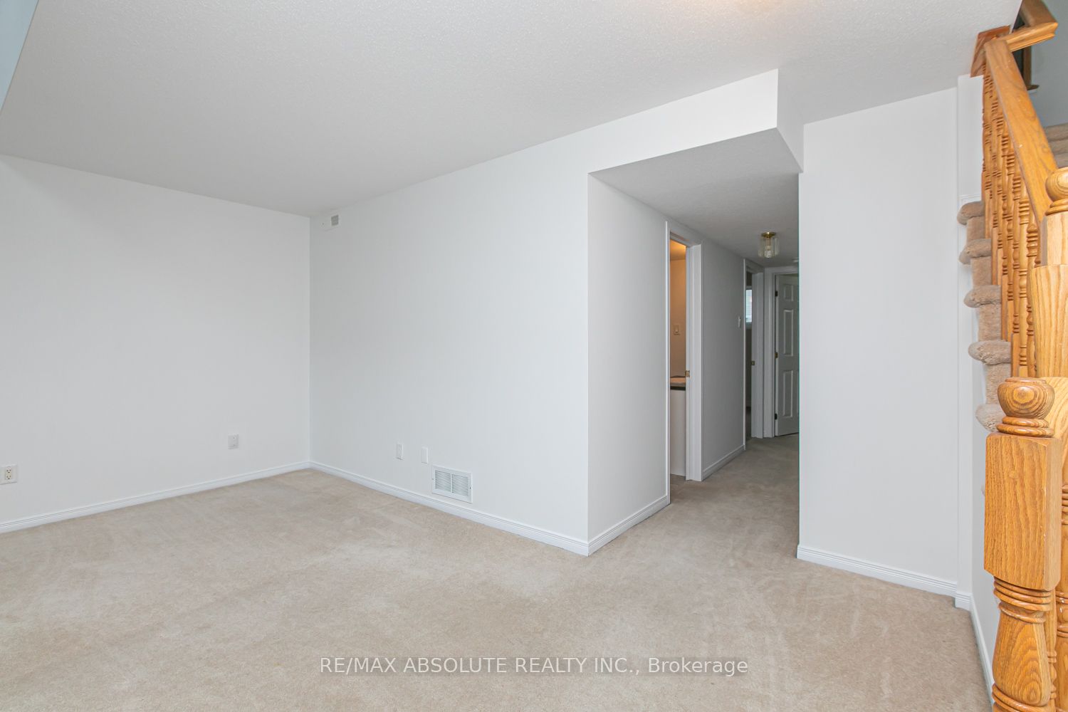 250 Gershwin Private Property Photo 17