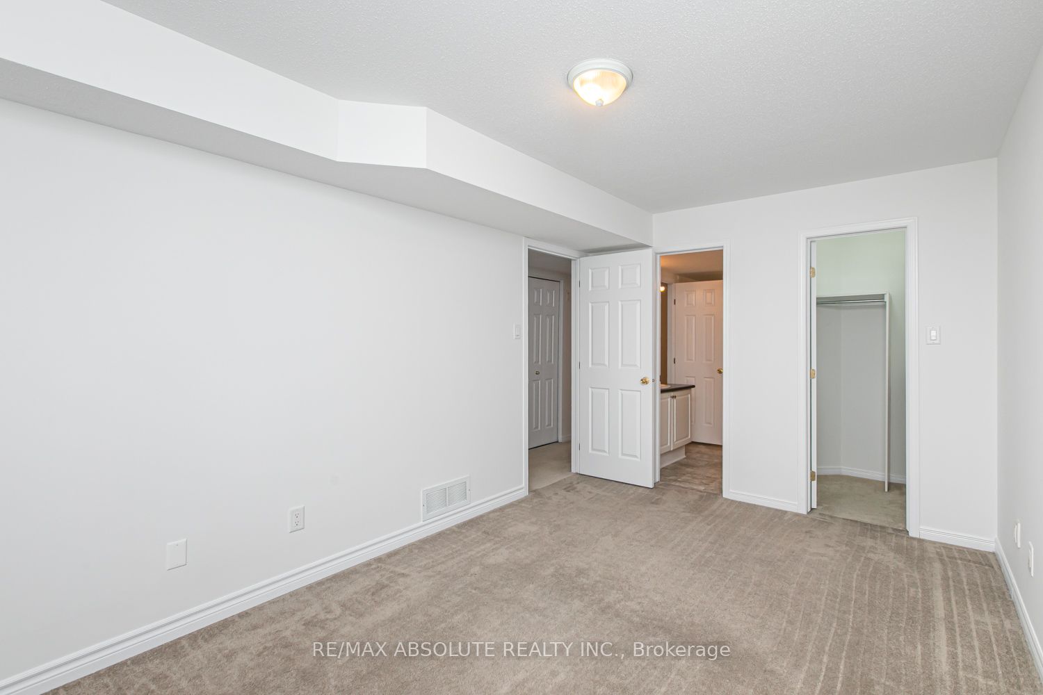 250 Gershwin Private Property Photo 20