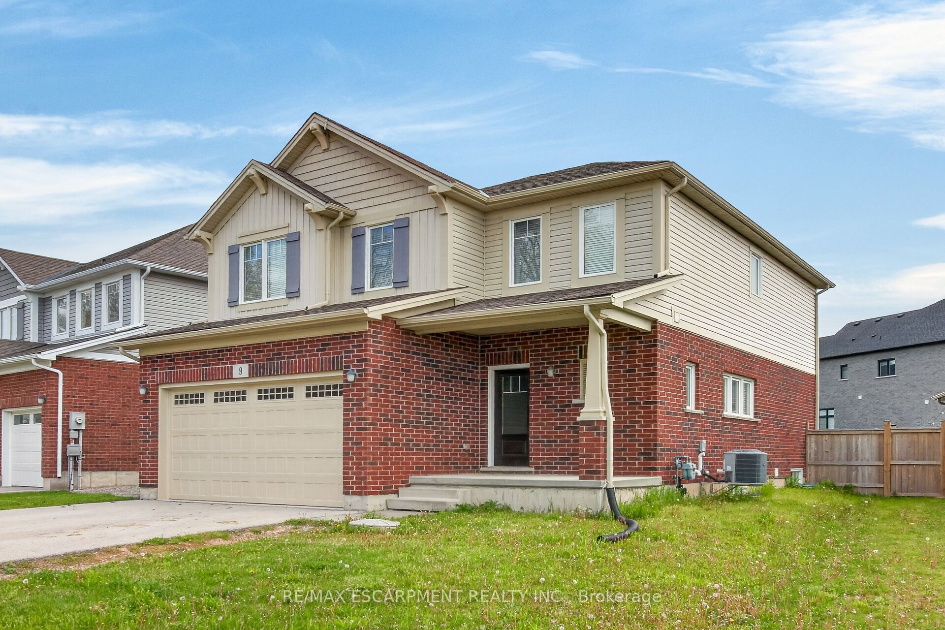 9 Winterberry Boulevard Property Photo 1