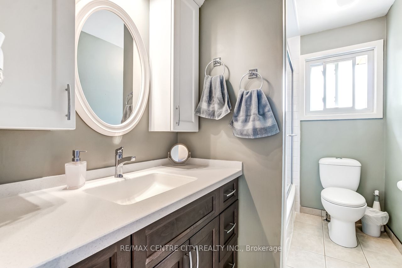 20 Hines Crescent Property Photo 11