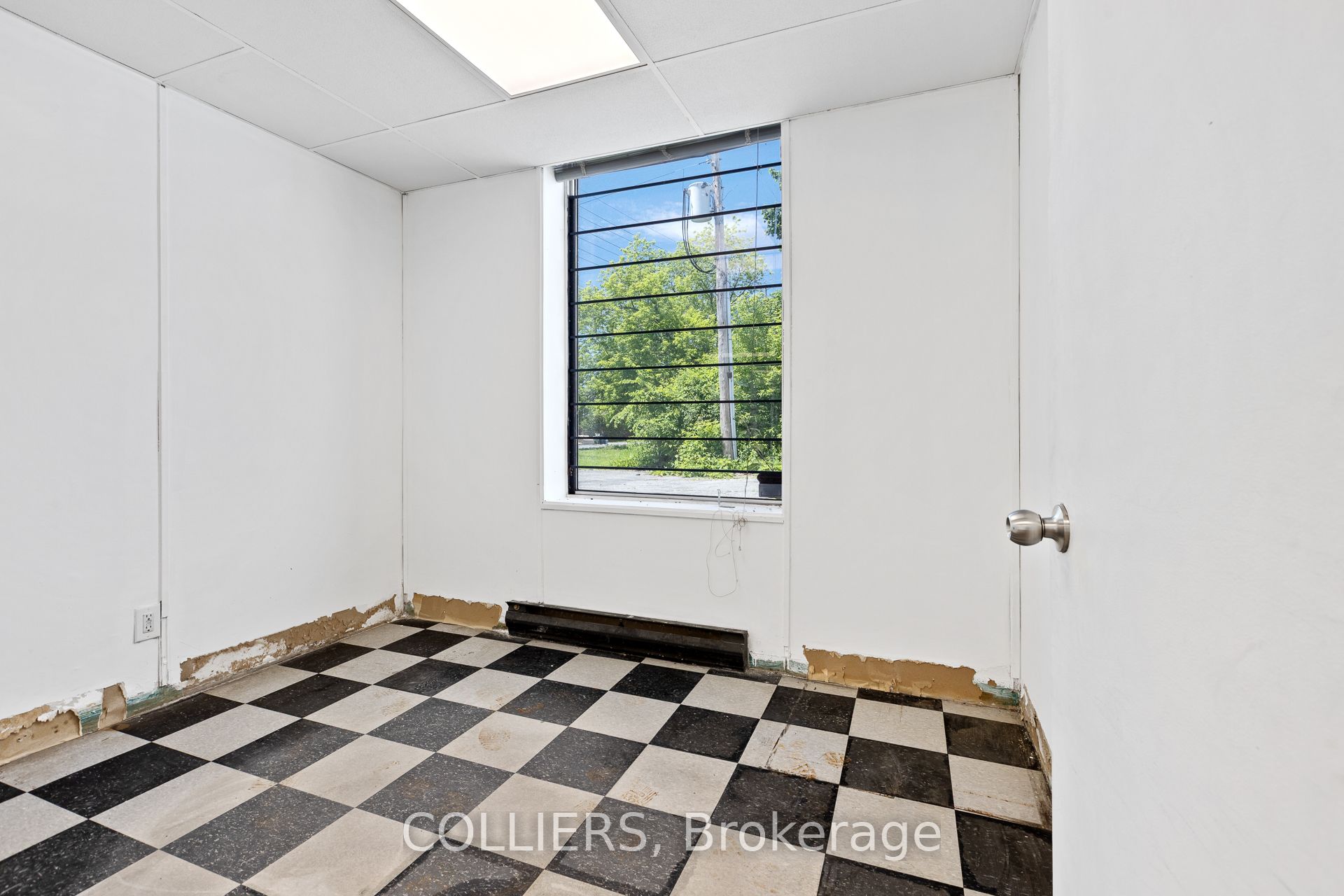 1705 Russell Road Property Photo 8