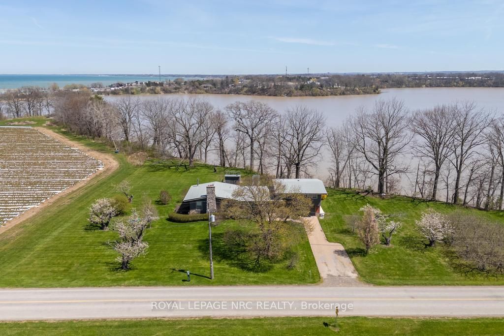 4521 Twenty First Street Property Photo 4