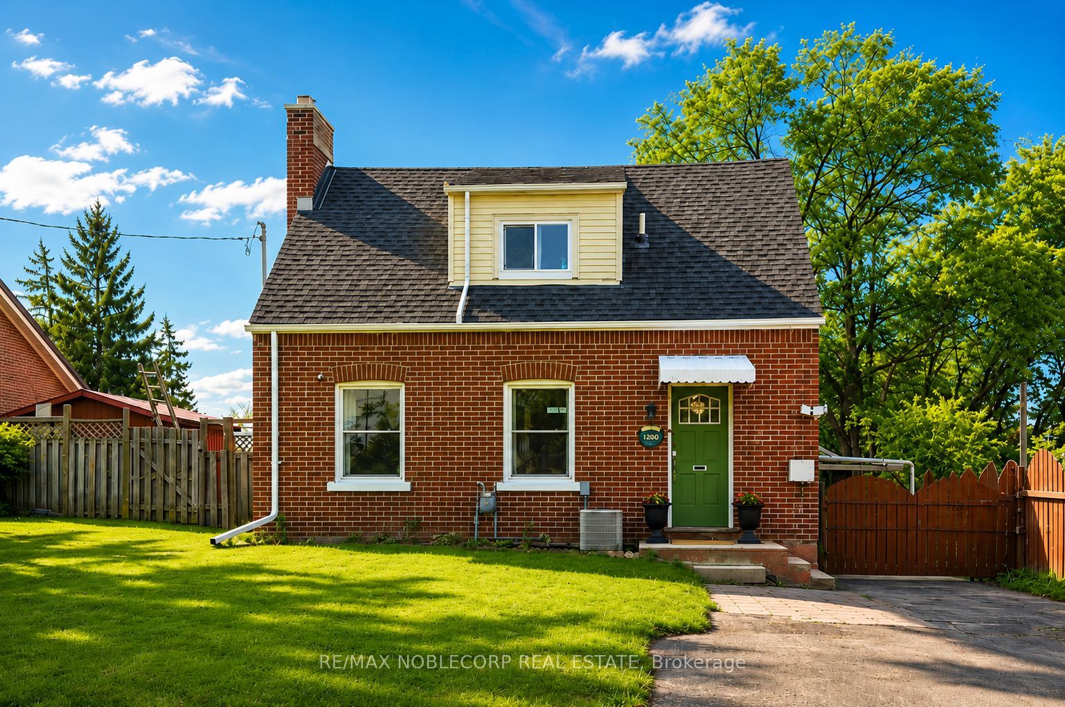 1790 King Street E Property Photo 1