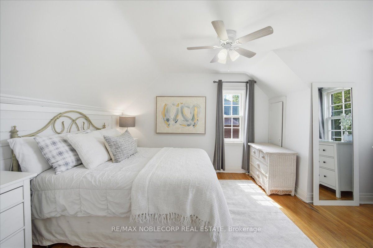 1790 King Street E Property Photo 19
