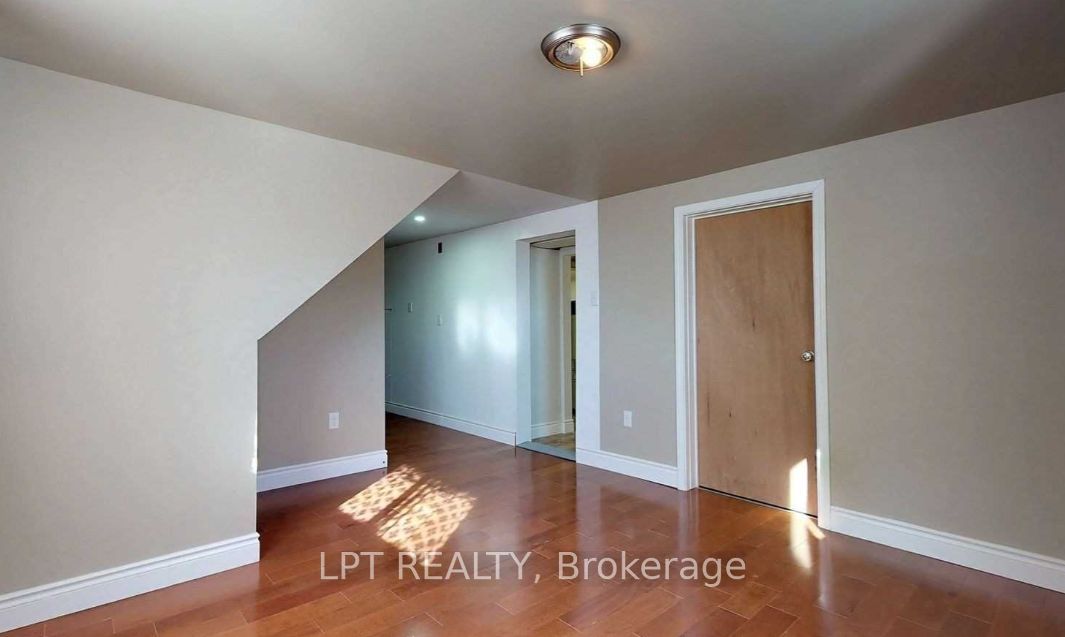 7 Champlain Boulevard Property Photo 4