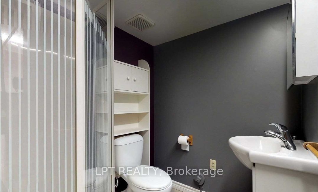 7 Champlain Boulevard Property Photo 5
