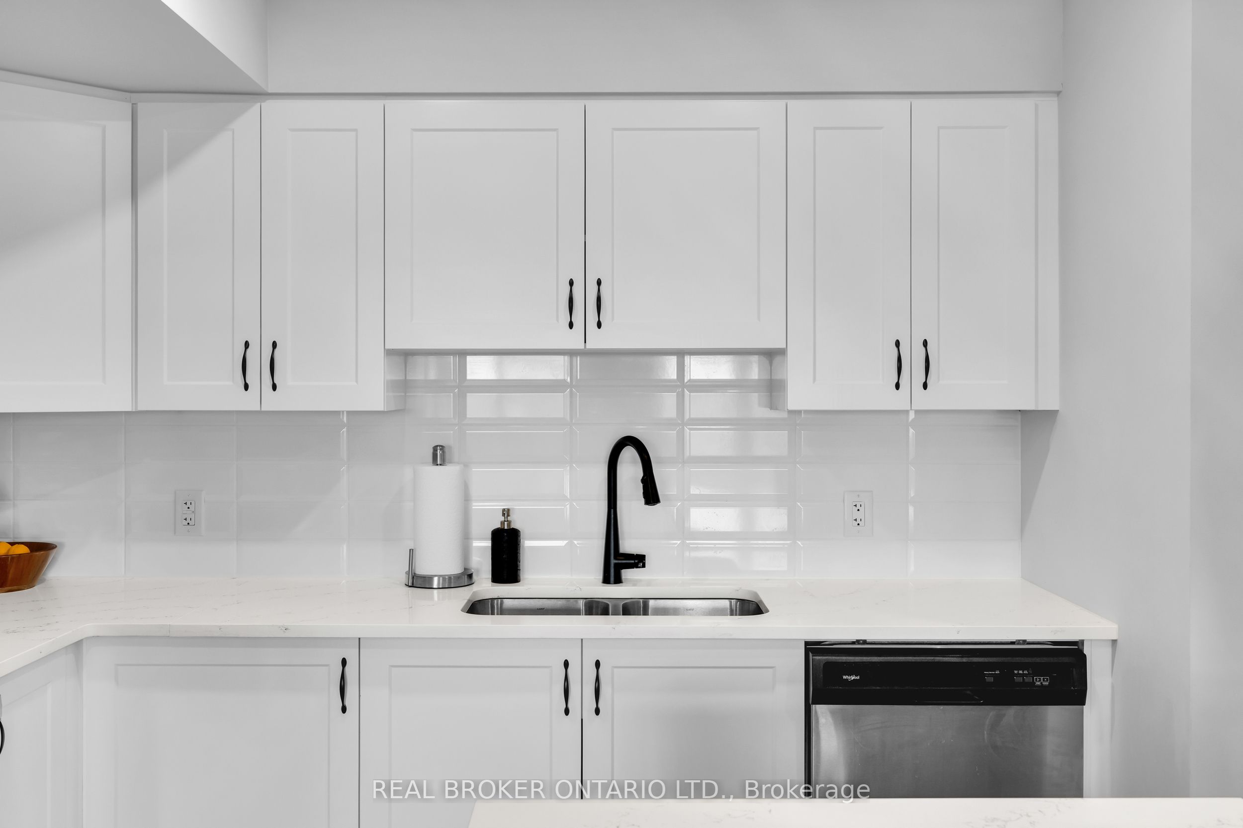 405 Pilot Private Property Photo 10