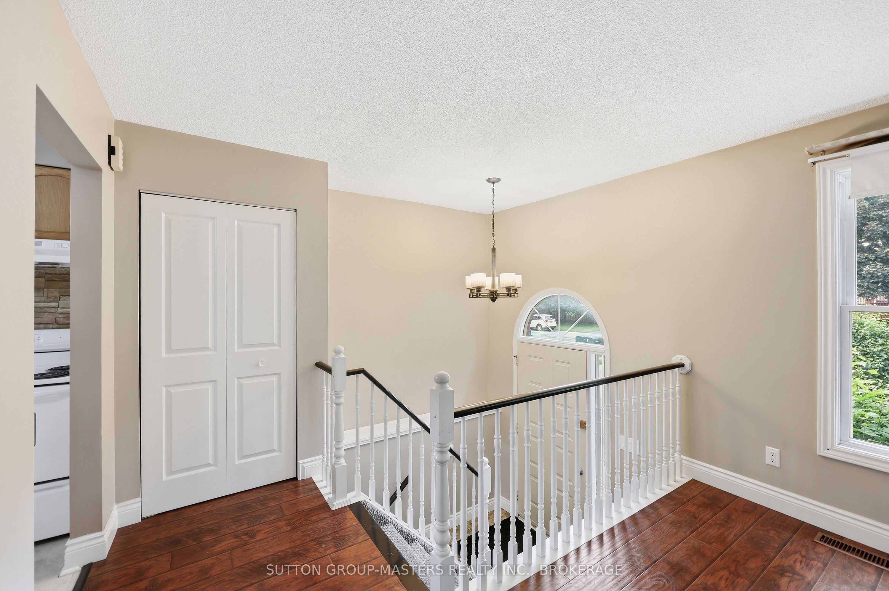 280 Owens Crescent Property Photo 7