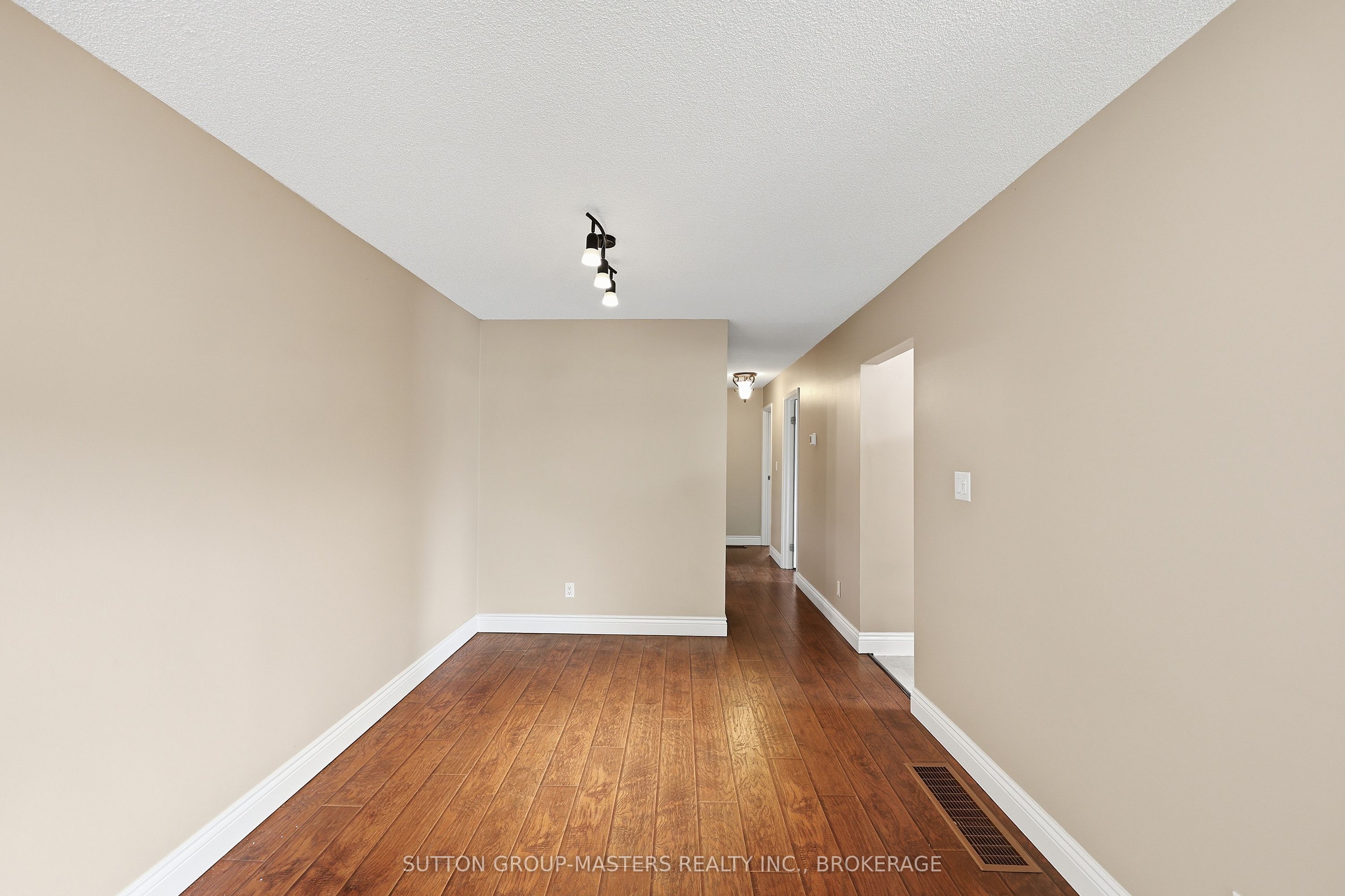 280 Owens Crescent Property Photo 13