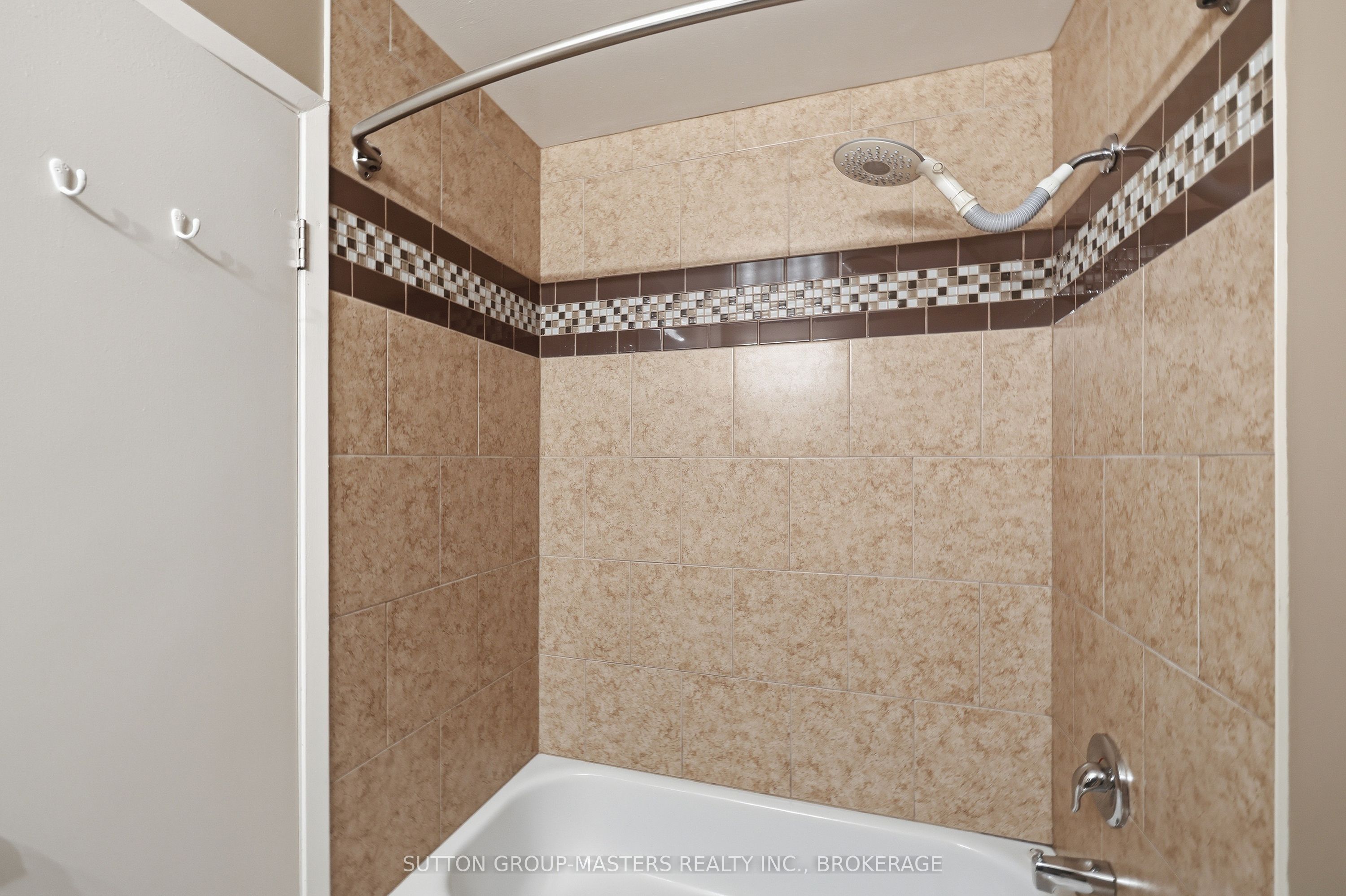 280 Owens Crescent Property Photo 18