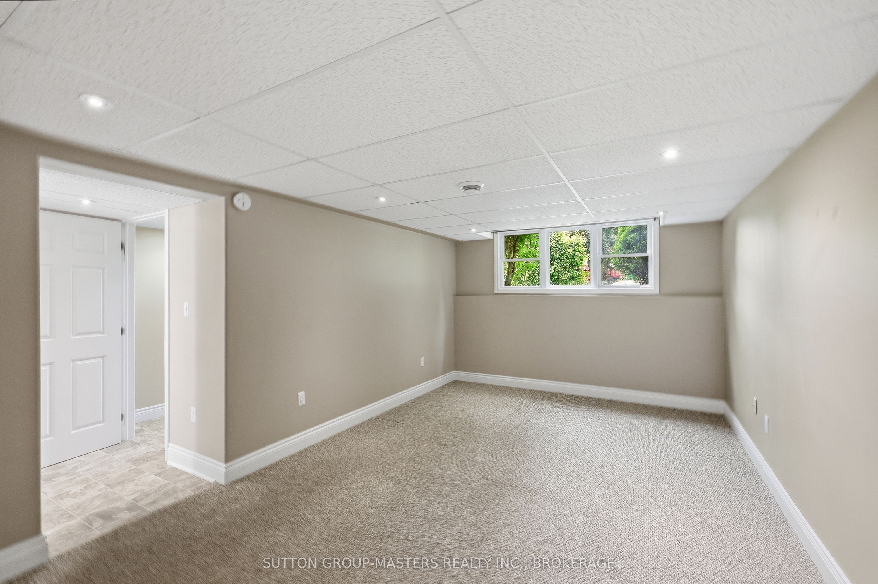 280 Owens Crescent Property Photo 29
