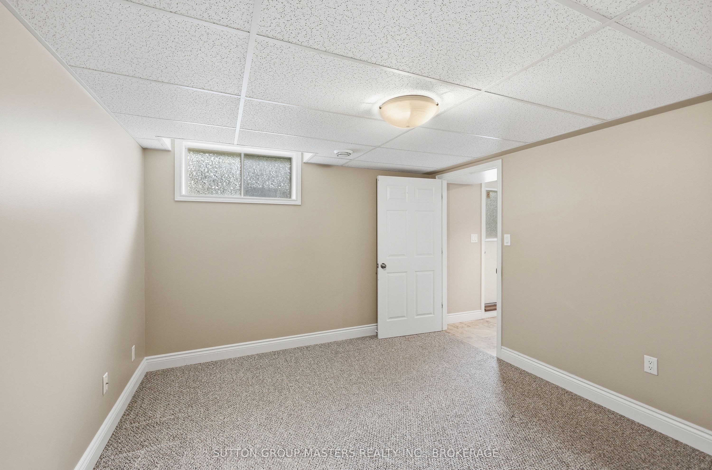 280 Owens Crescent Property Photo 35