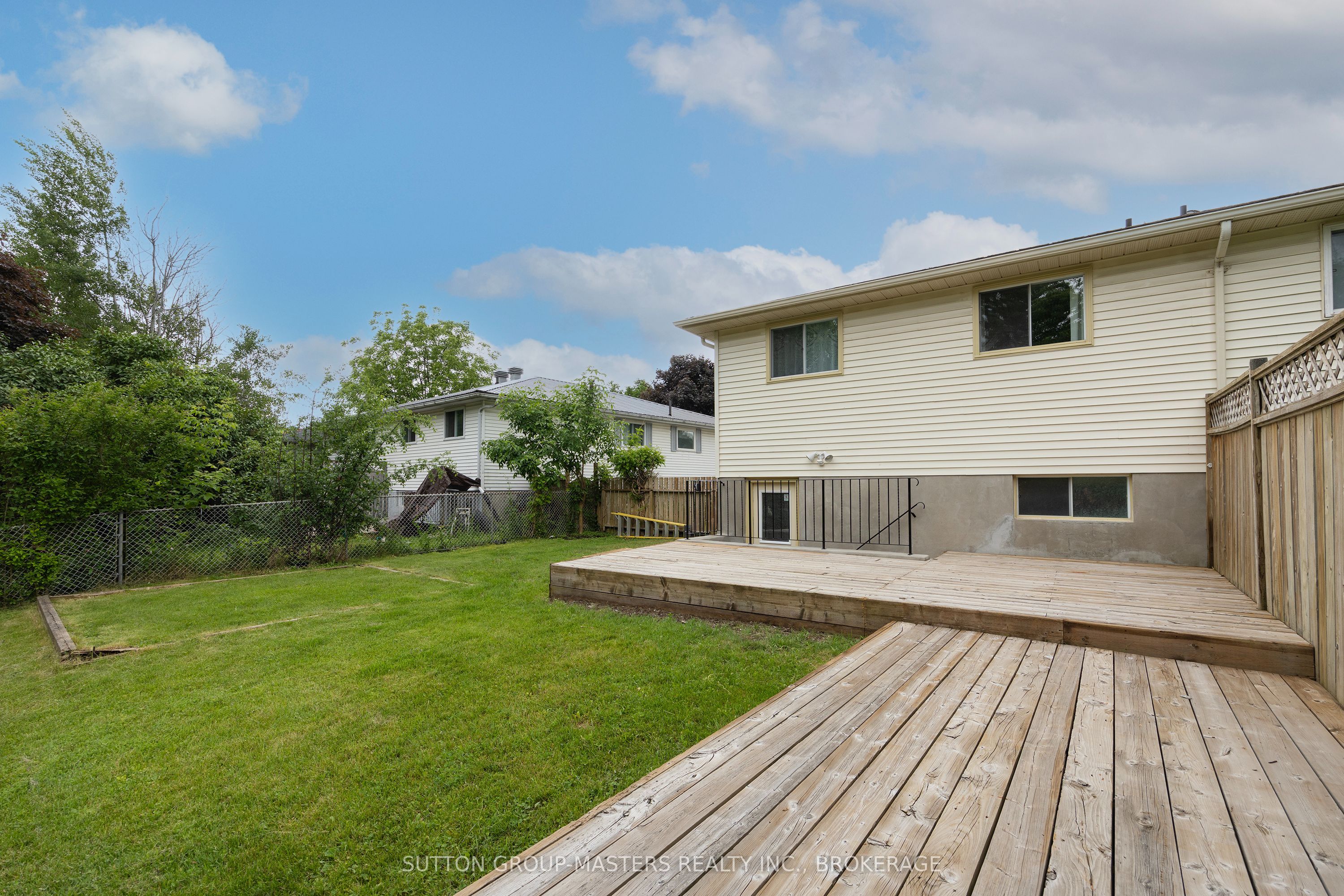 280 Owens Crescent Property Photo 41