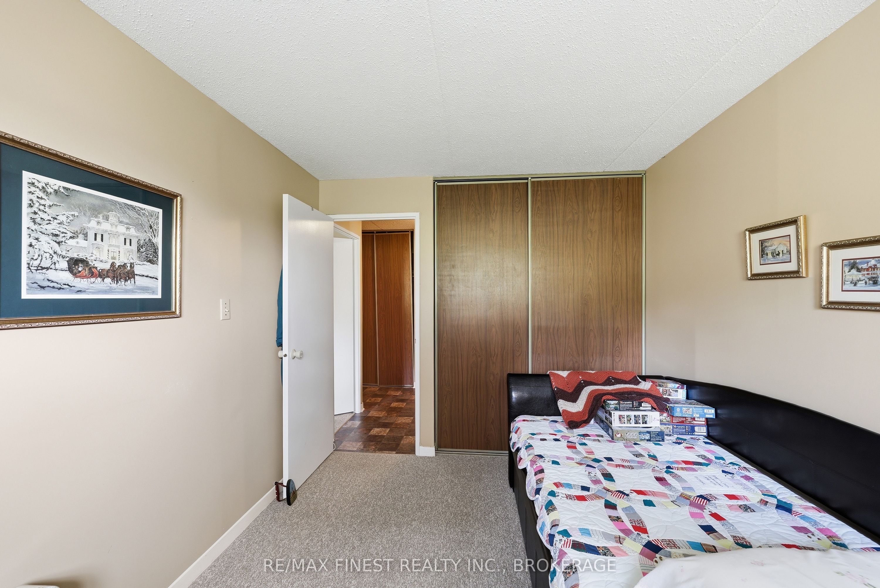 610 William Street S 101 Property Photo 37
