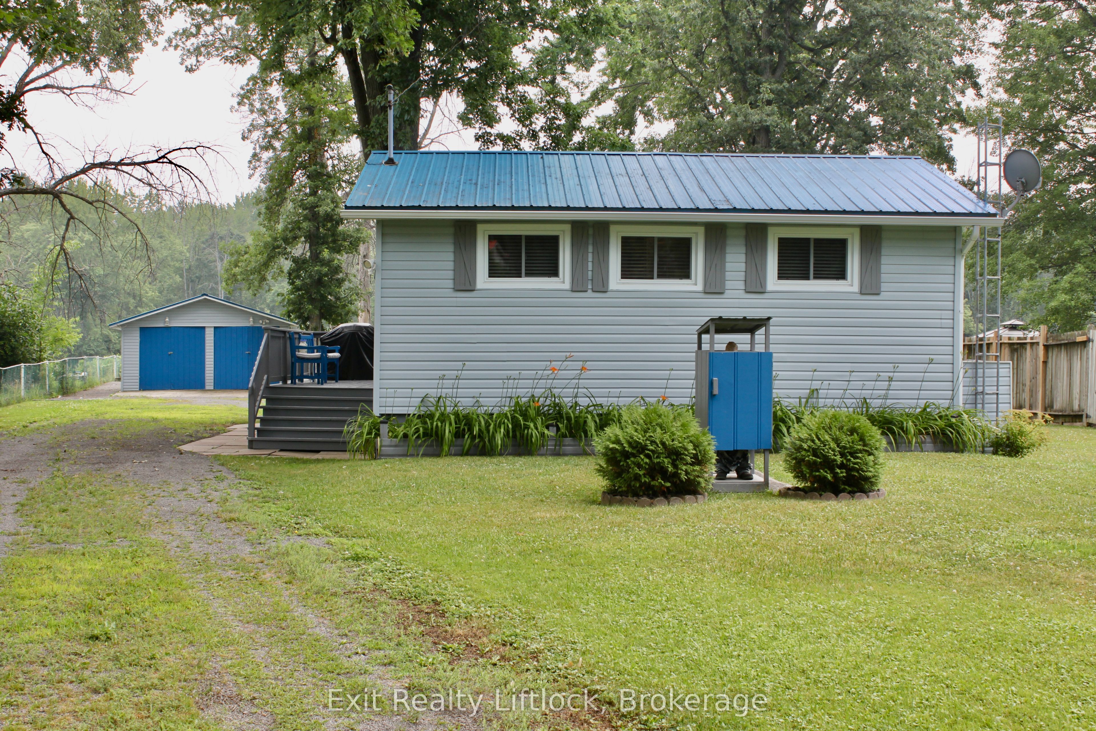77 River Road W Property Photo 1
