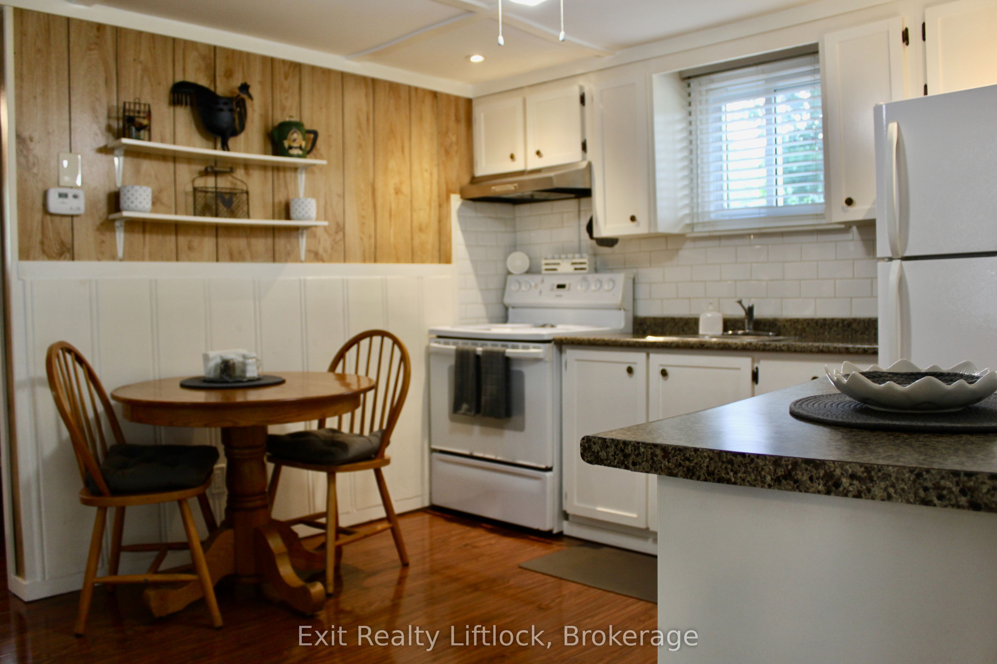 77 River Road W Property Photo 24