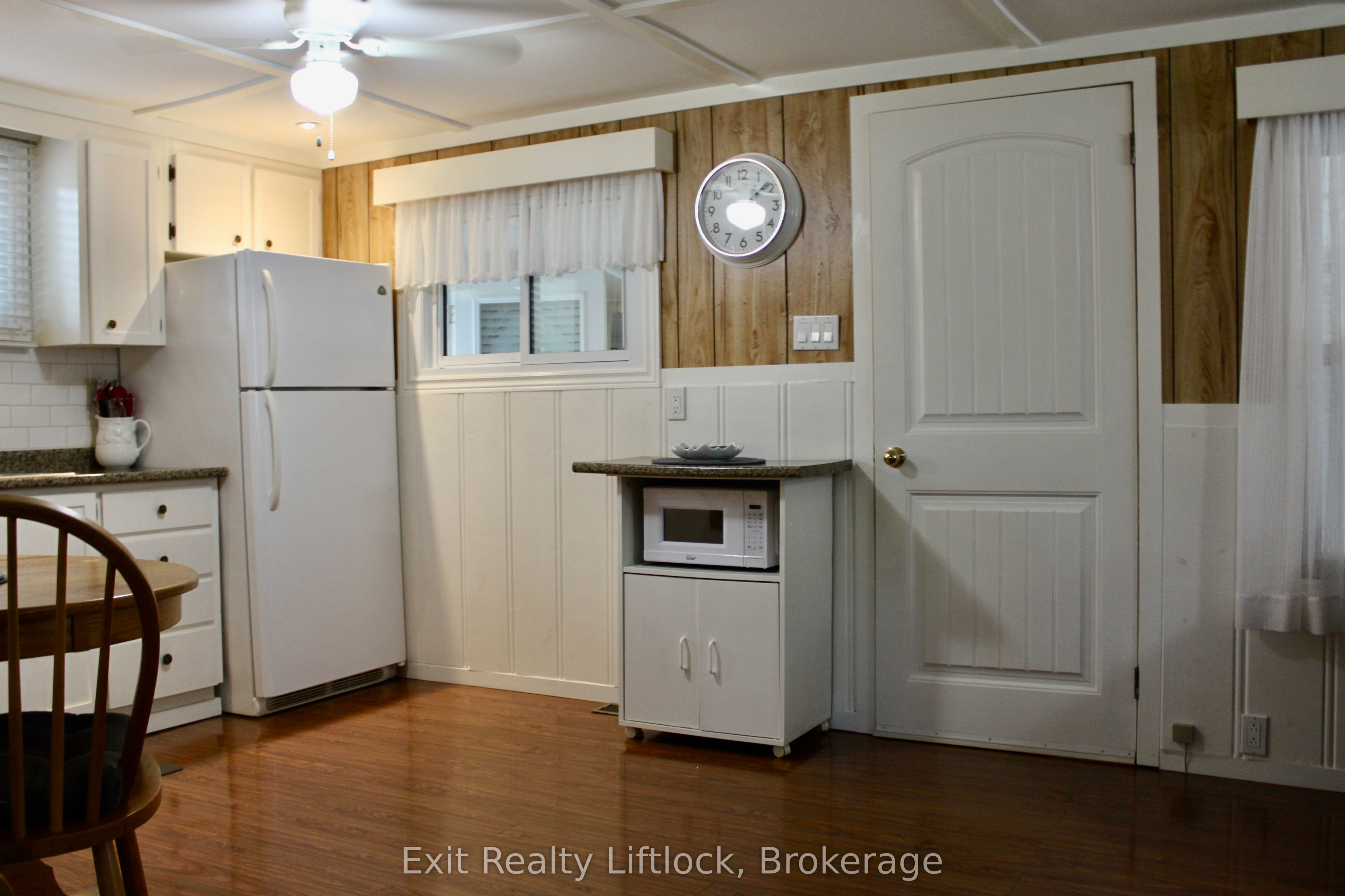 77 River Road W Property Photo 27