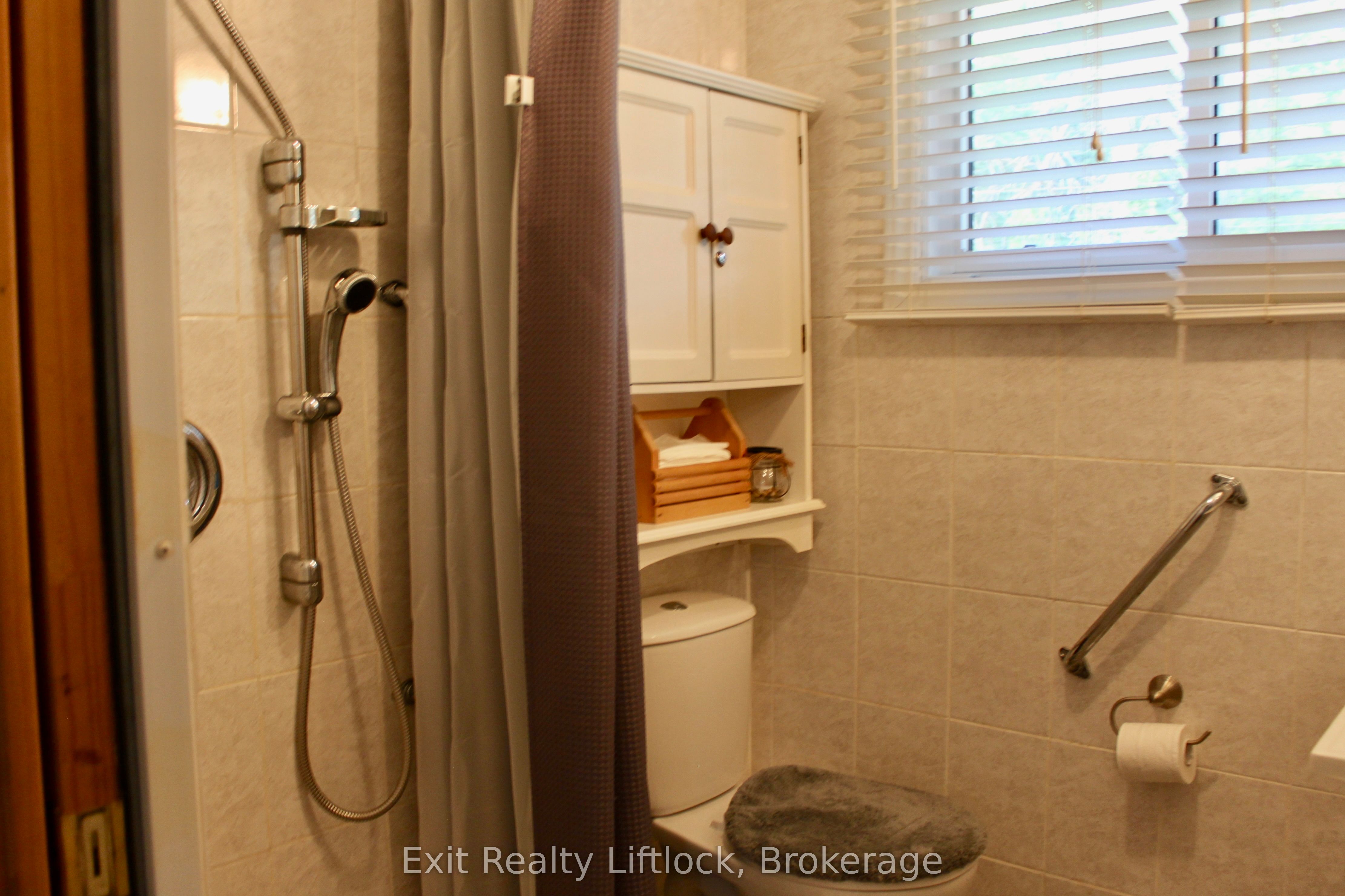 77 River Road W Property Photo 32