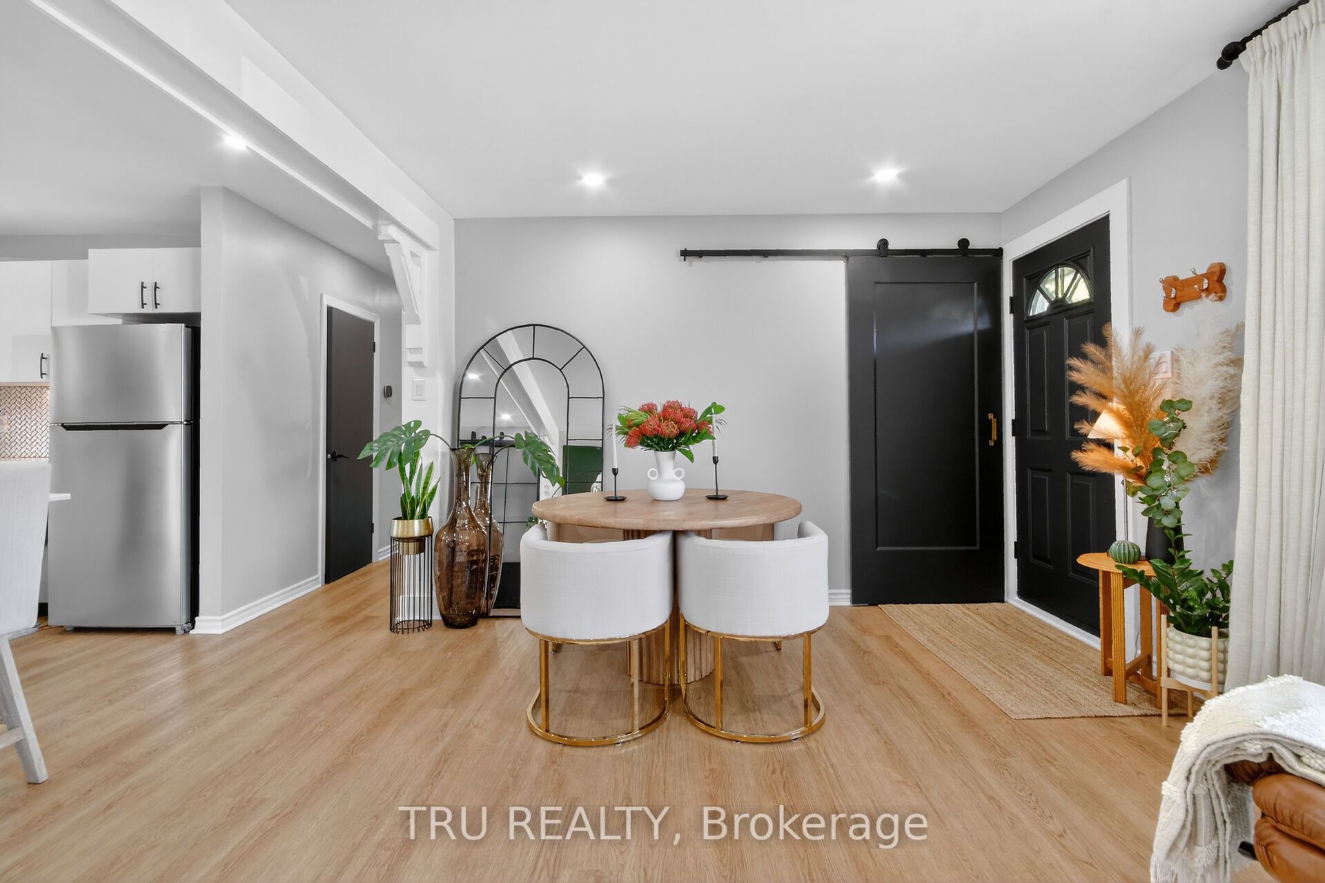 19 Todd Drive Property Photo 4