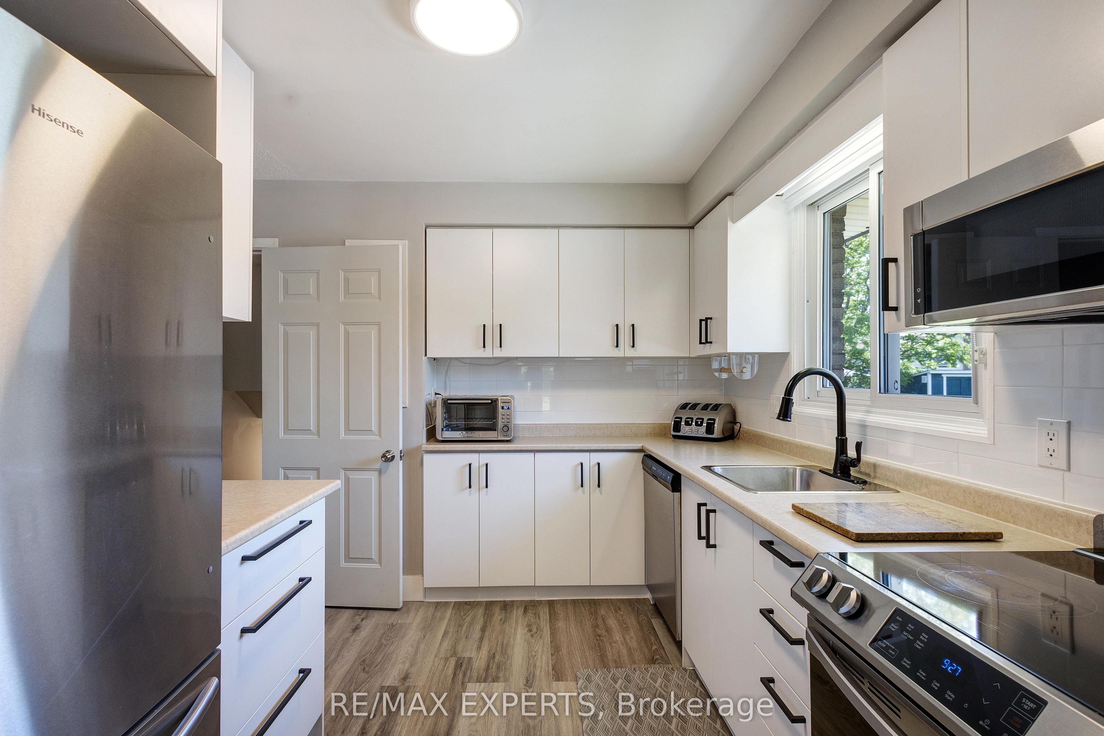 360 First Avenue Property Photo 8