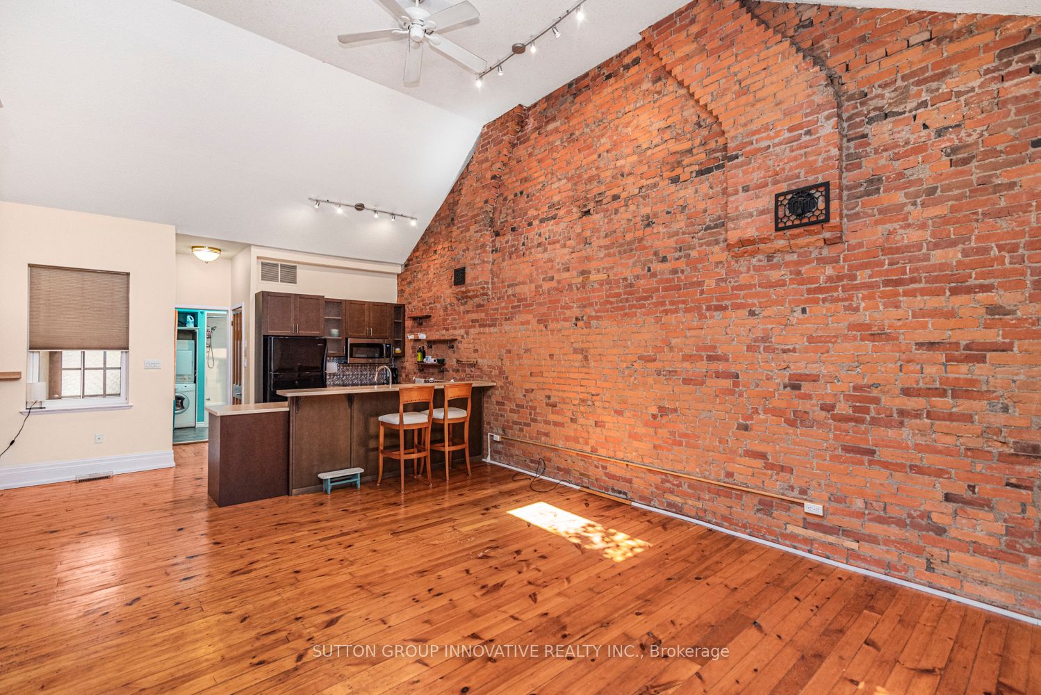 18 Pearl Street S Property Photo 7