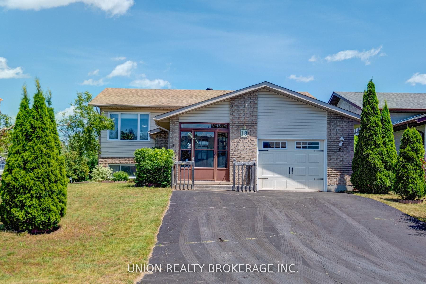 18 Birch Crescent Property Photo 1