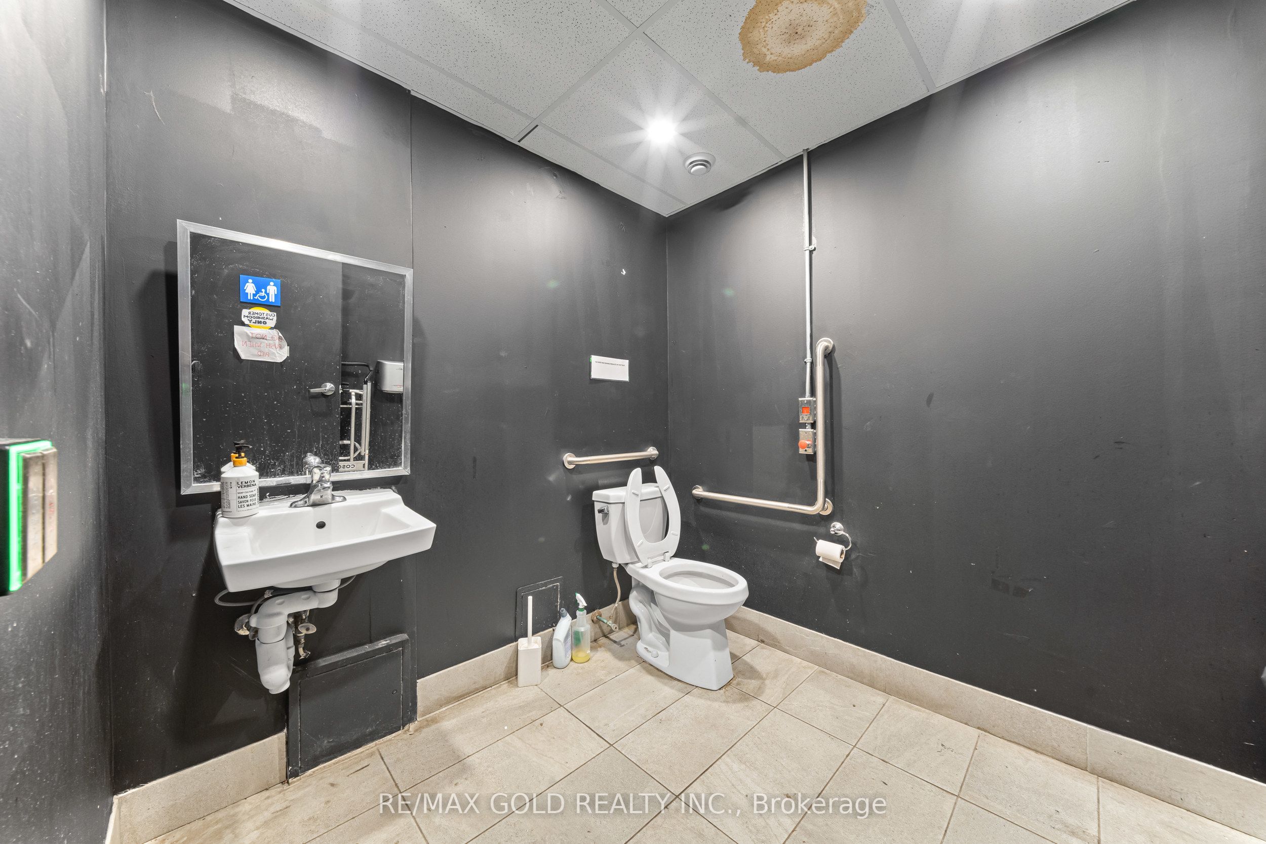 655 Fairway Road S B6 Property Photo 12
