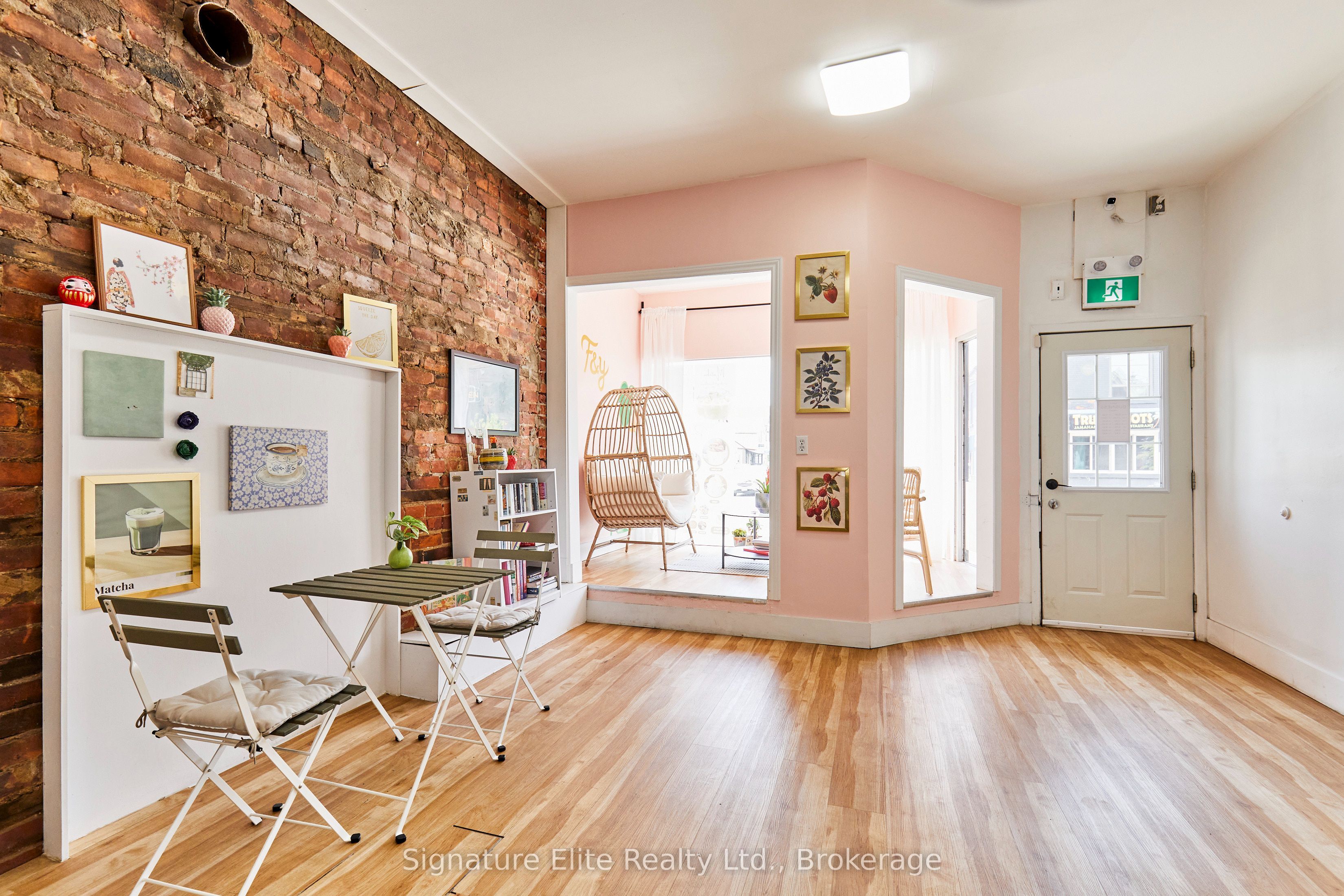 363 Barton Street E Property Photo 5