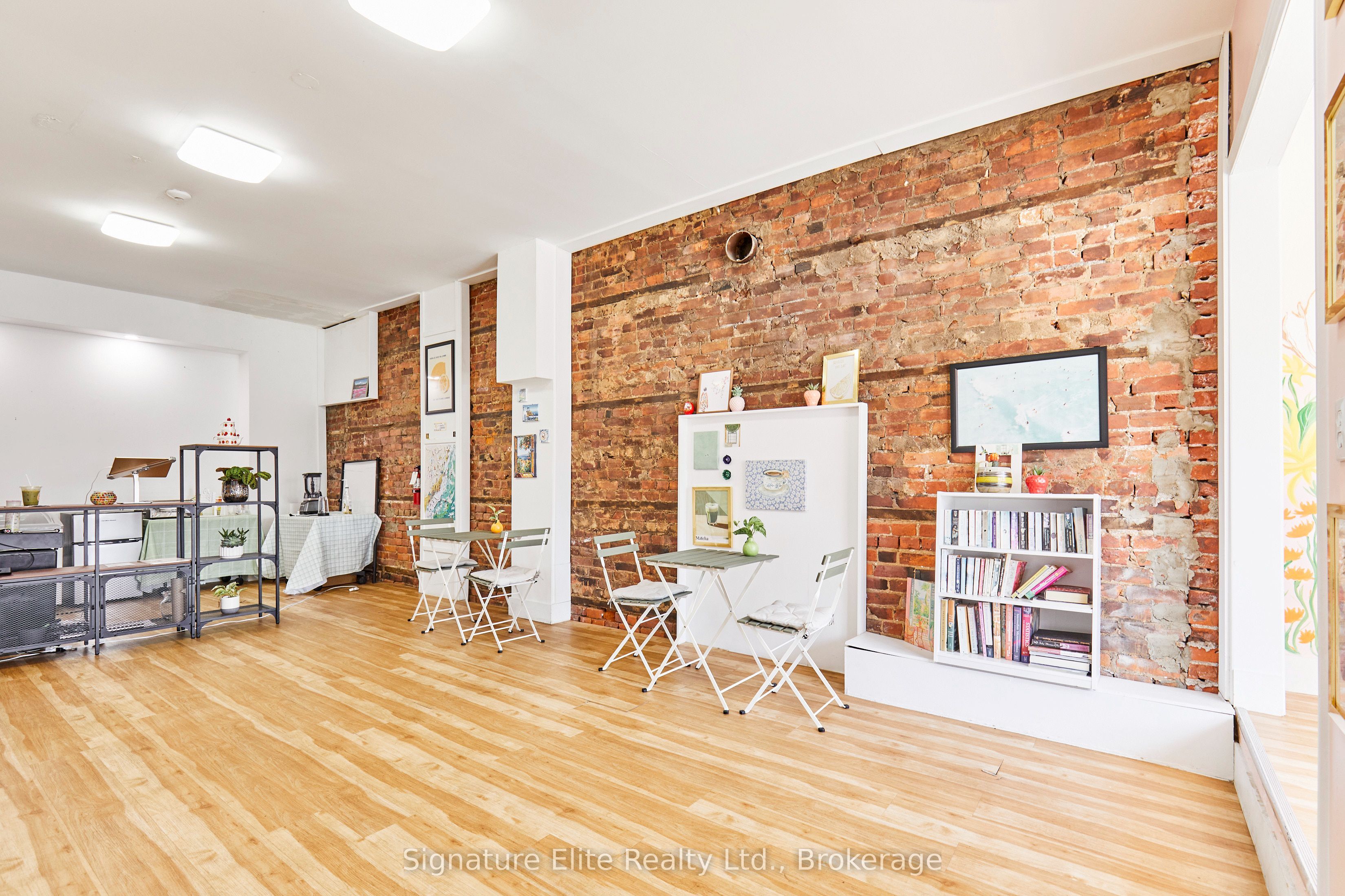 363 Barton Street E Property Photo 9