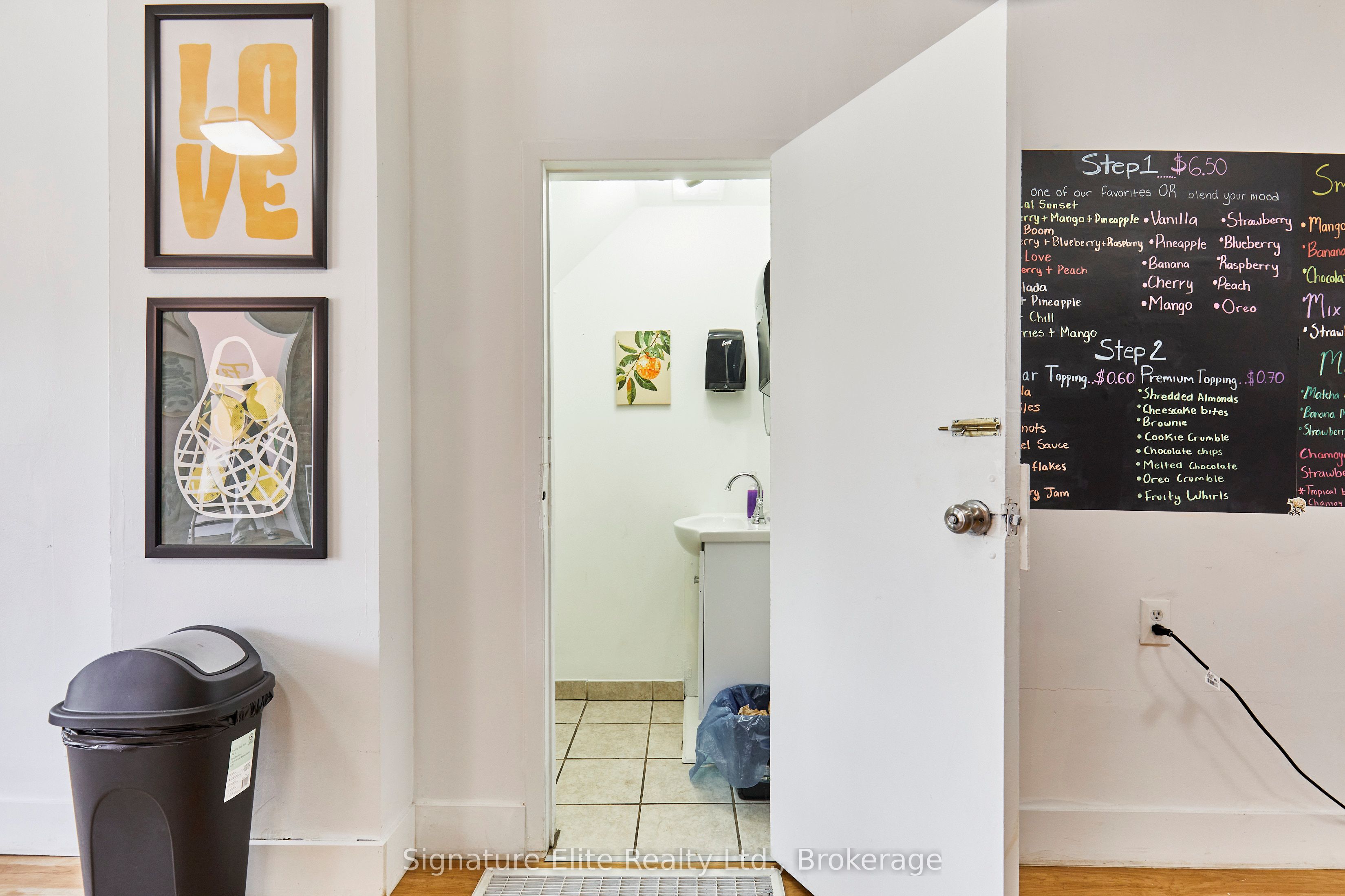363 Barton Street E Property Photo 14