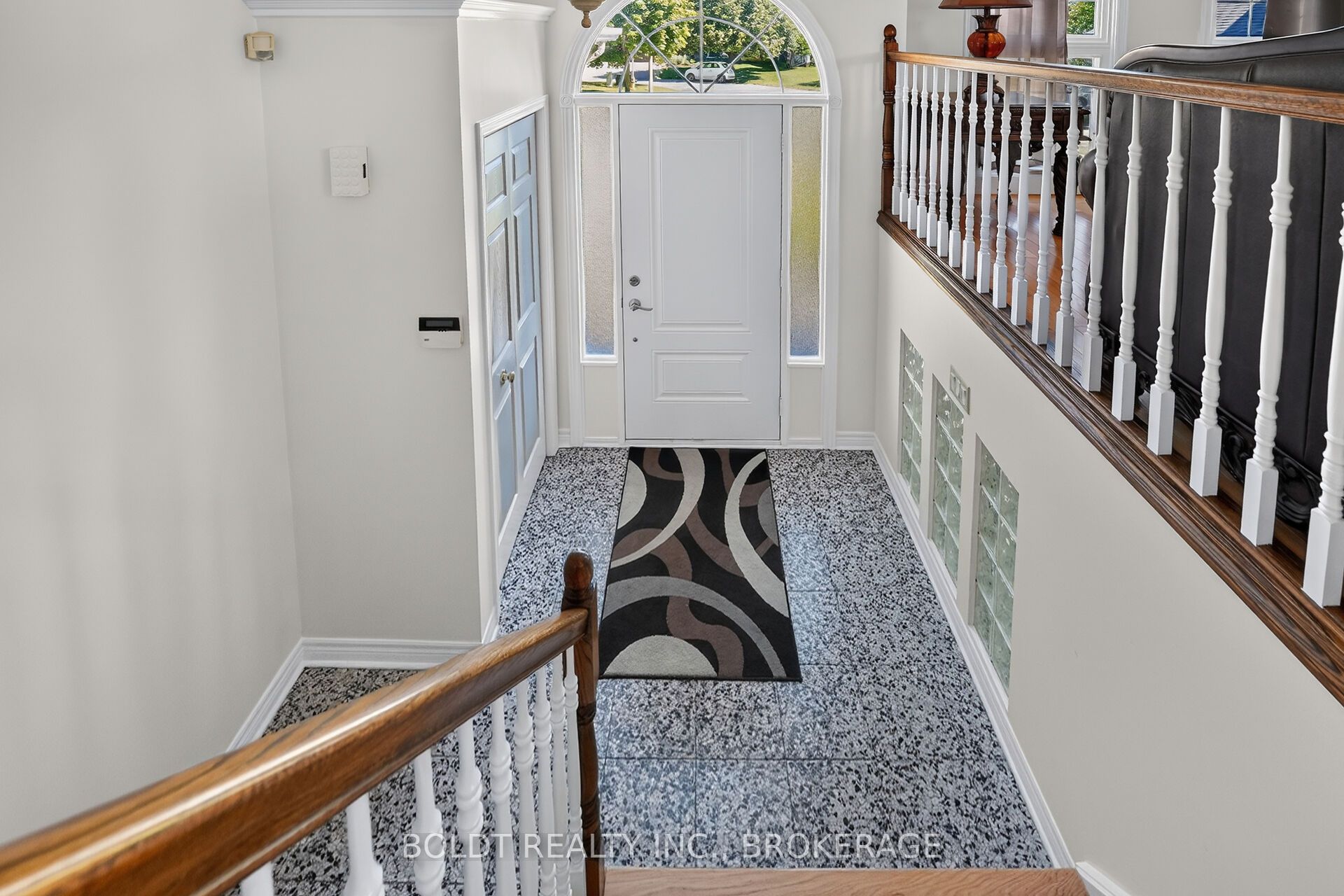6 Cedar Court Property Photo 5
