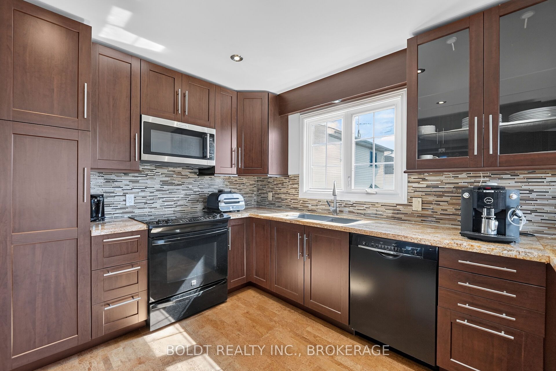 6 Cedar Court Property Photo 7