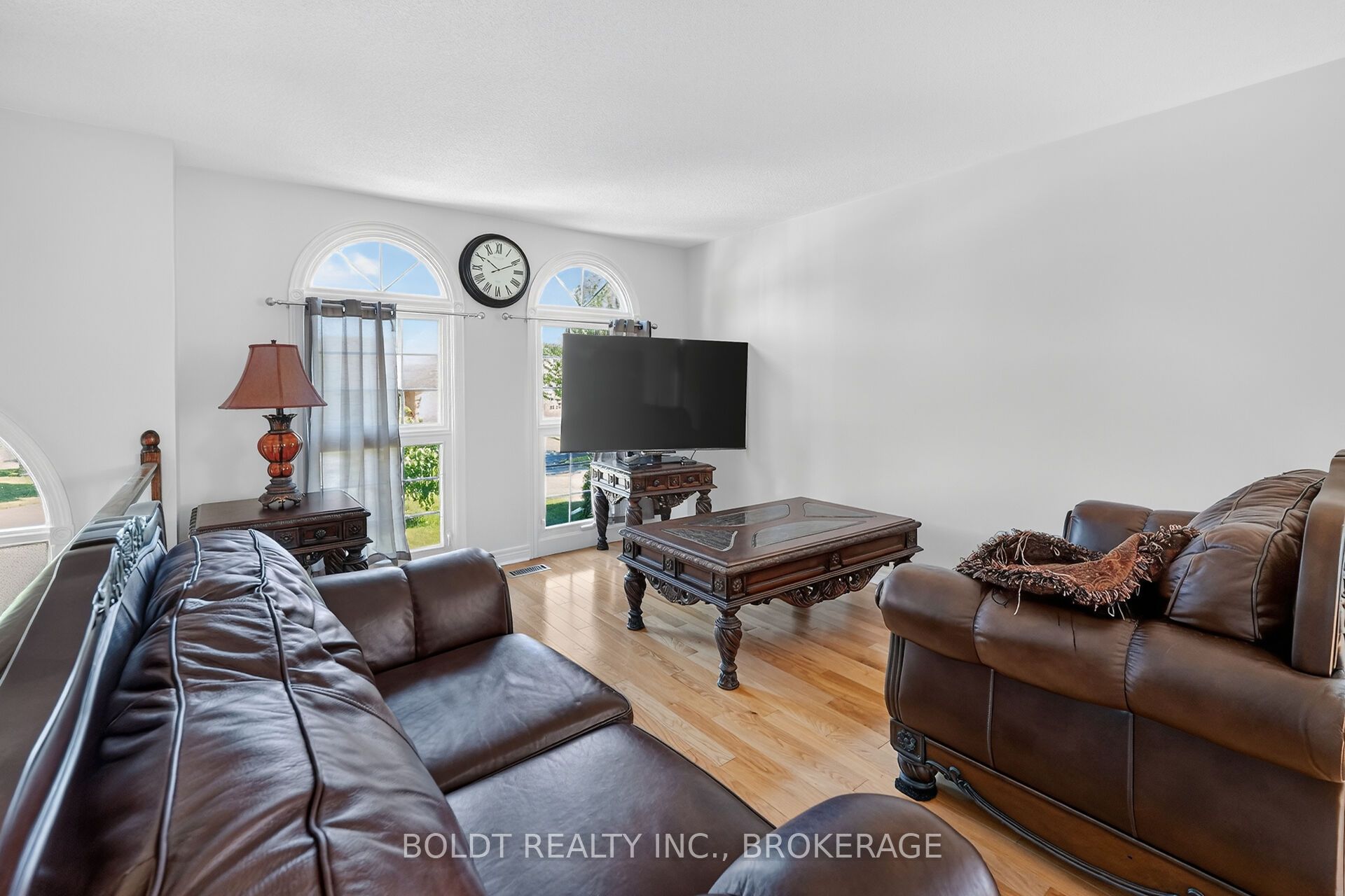 6 Cedar Court Property Photo 16