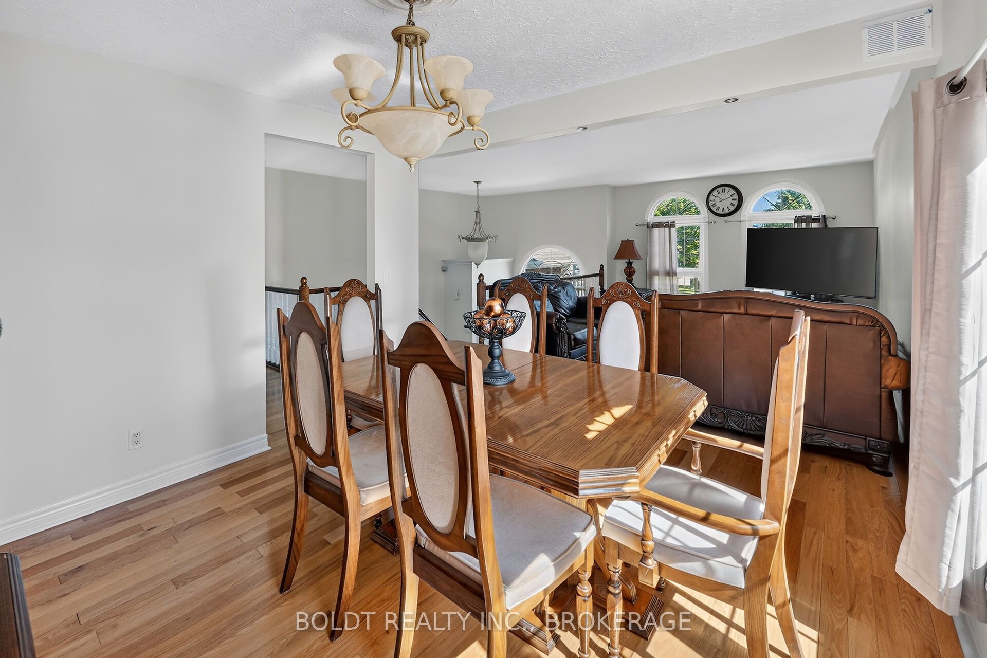 6 Cedar Court Property Photo 17