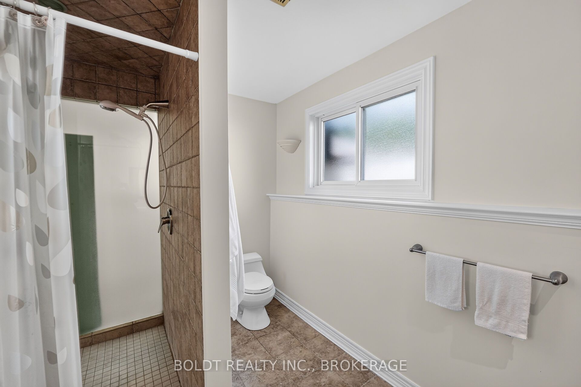 6 Cedar Court Property Photo 33