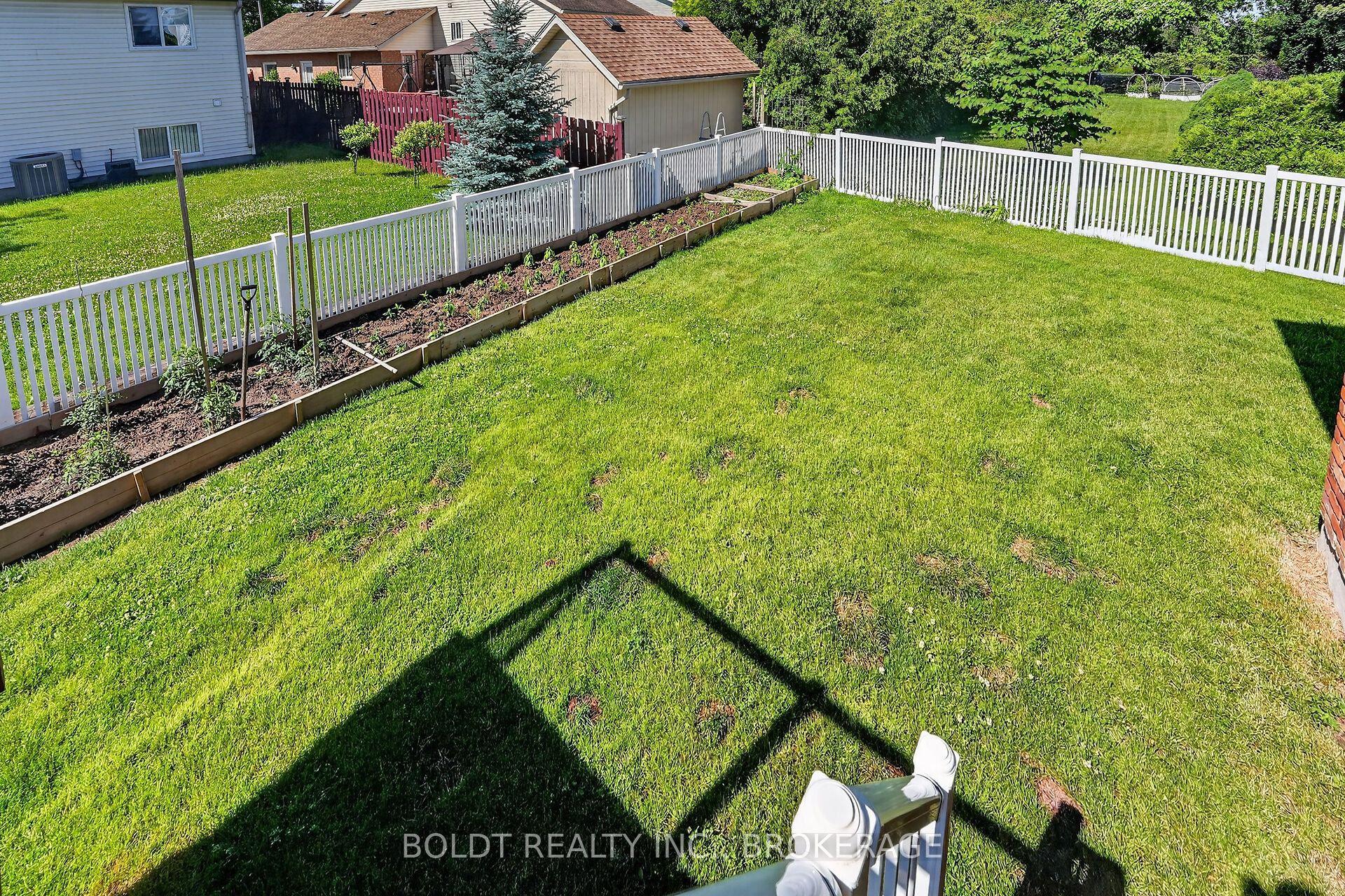6 Cedar Court Property Photo 37