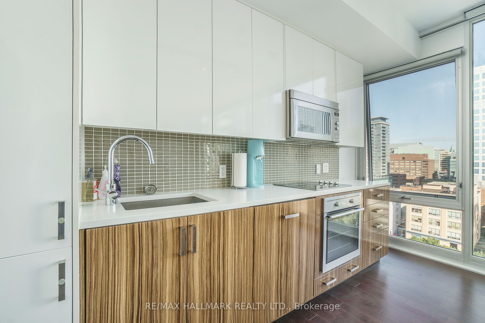 300 Lisgar Street 1113 Property Photo 6