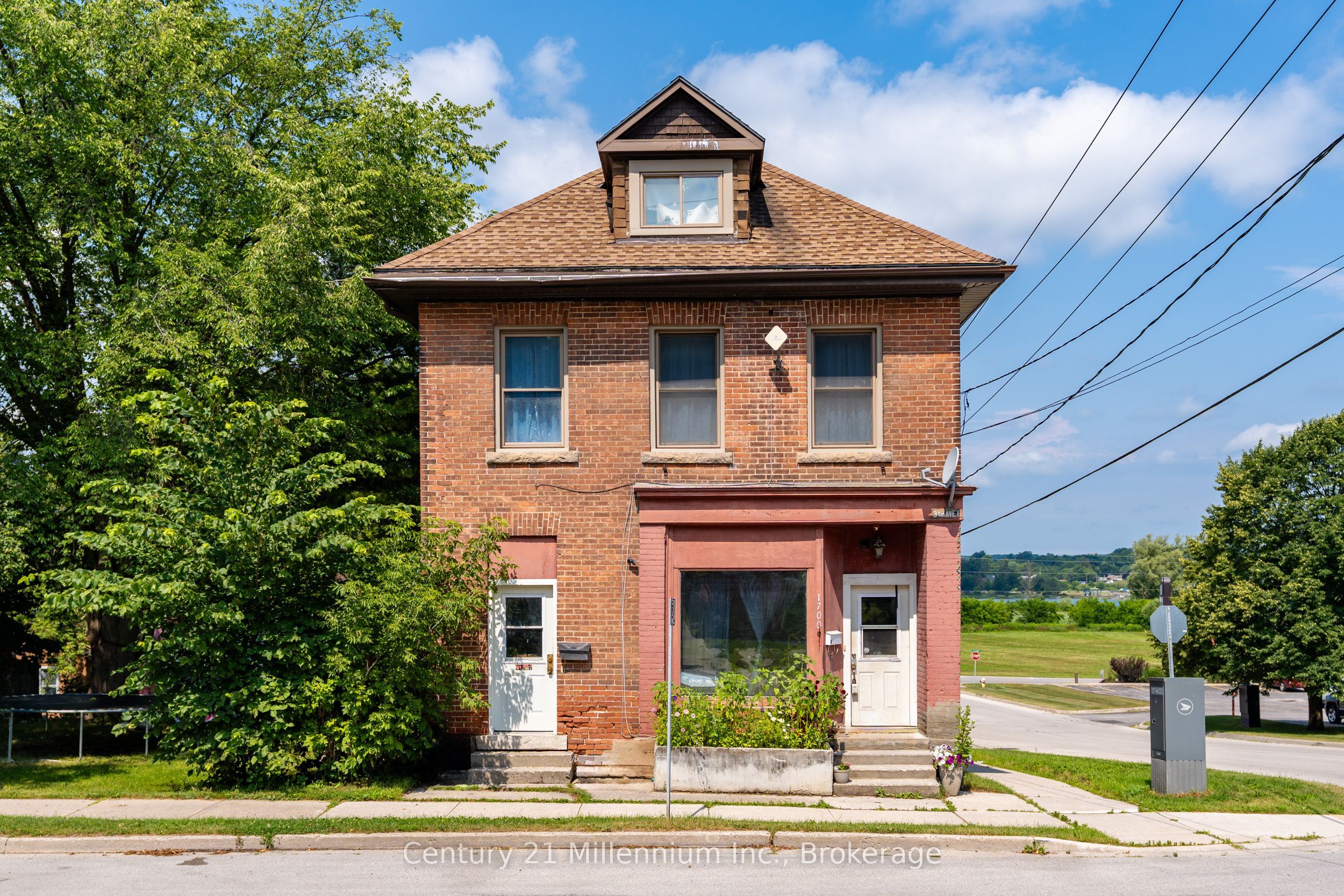 1700 3rd Avenue E Property Photo 1