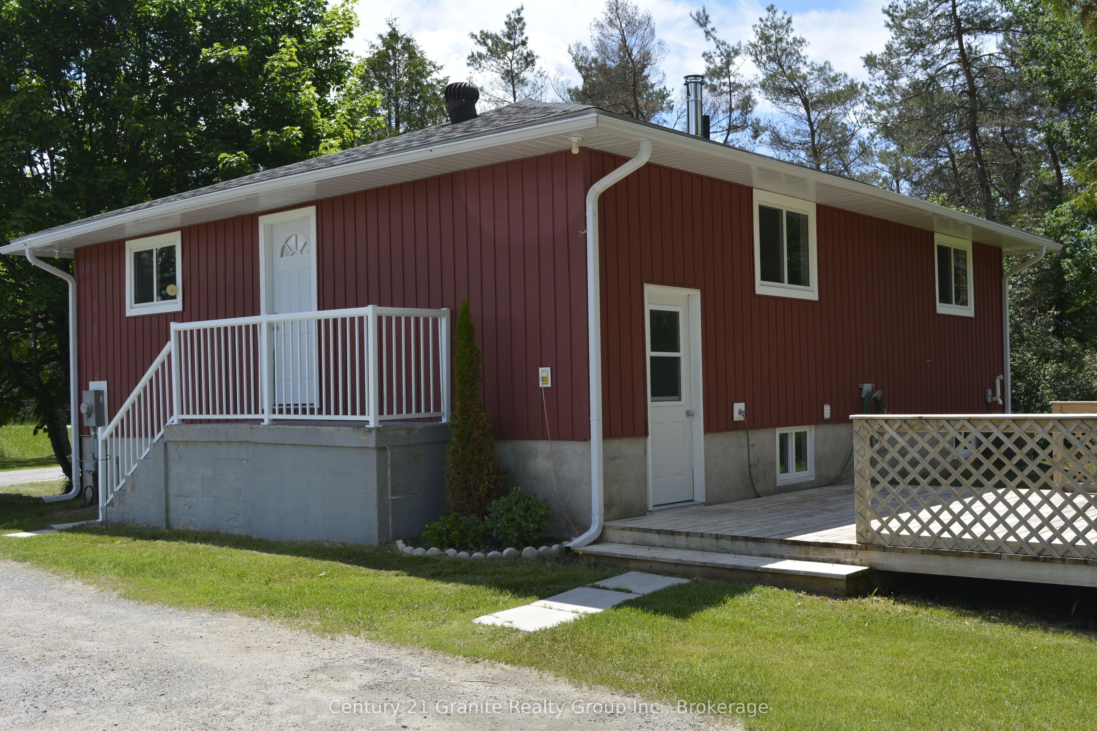 671 Hastings Street N Property Photo 3