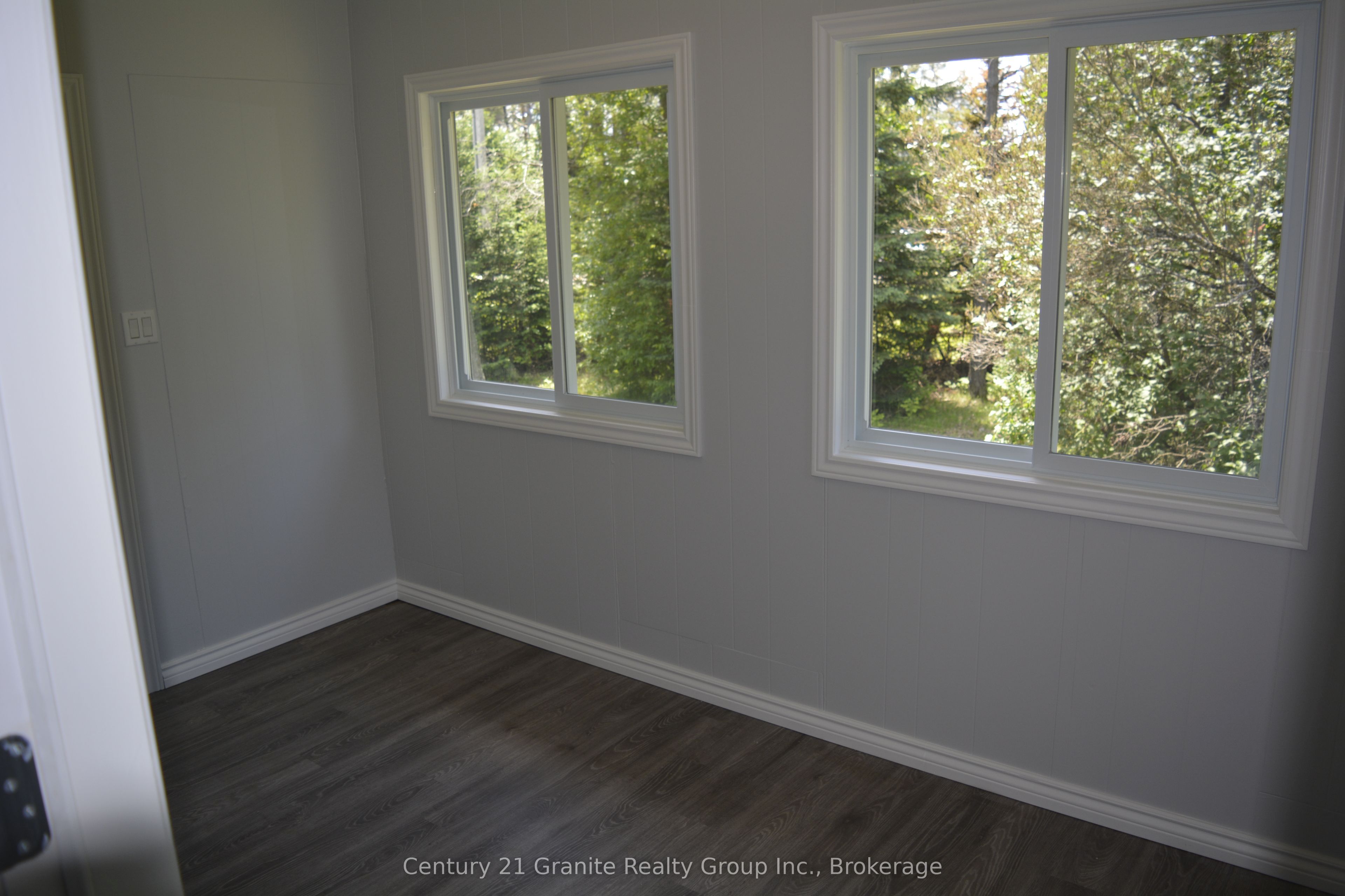671 Hastings Street N Property Photo 4