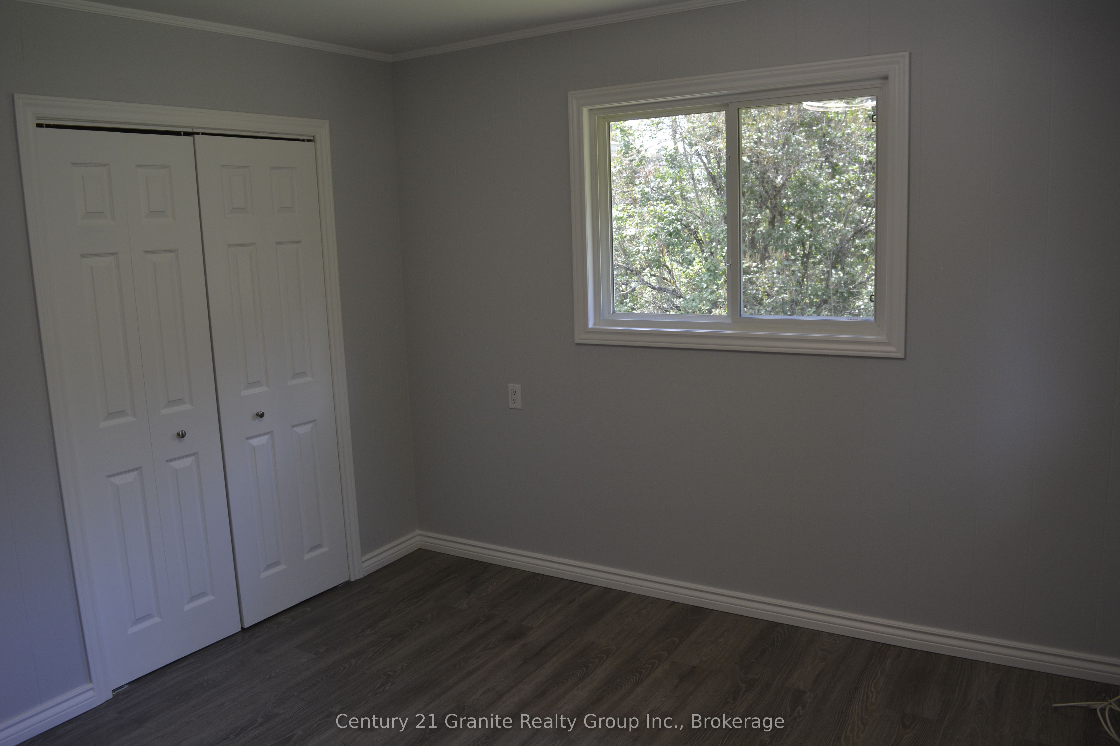 671 Hastings Street N Property Photo 7