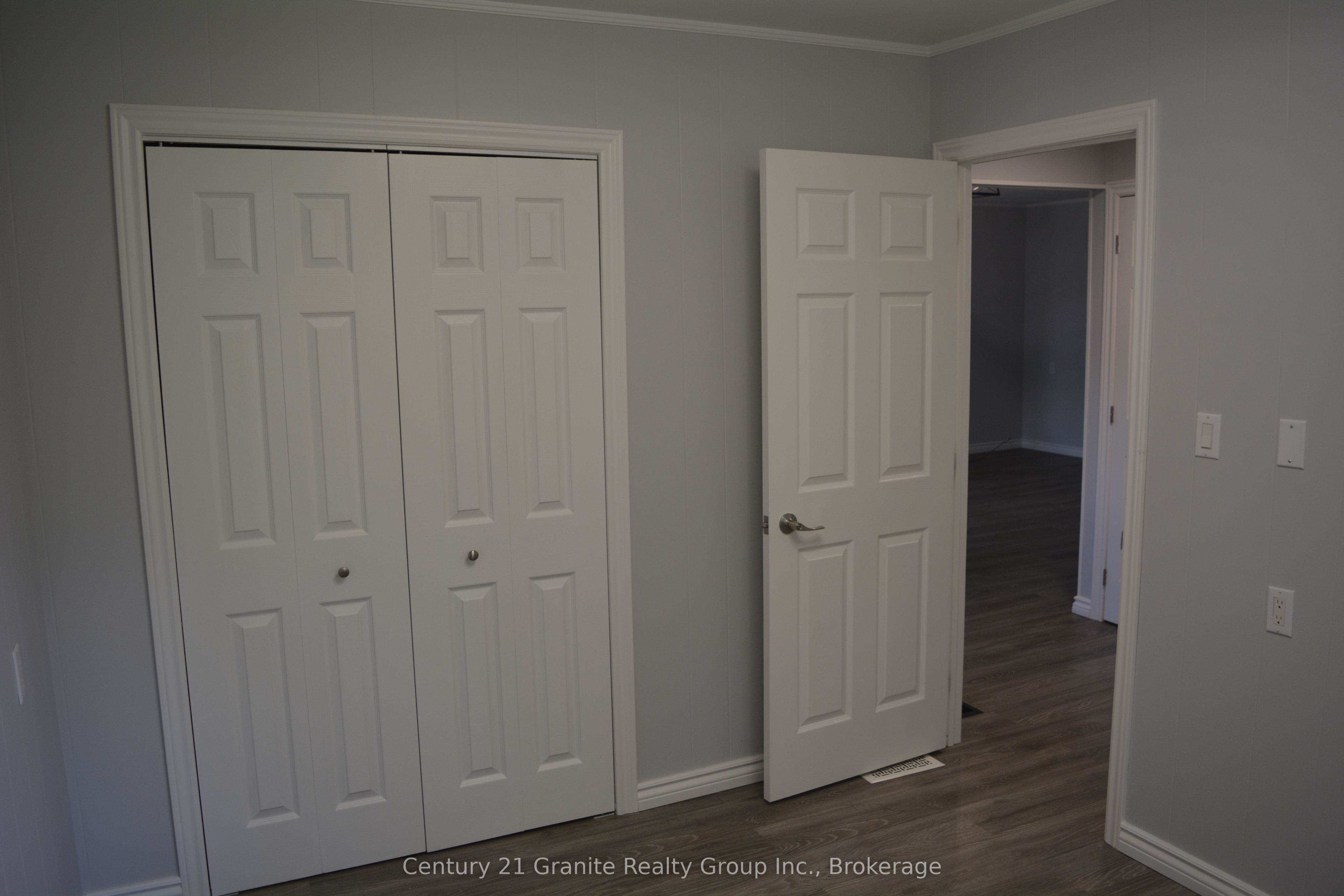 671 Hastings Street N Property Photo 11