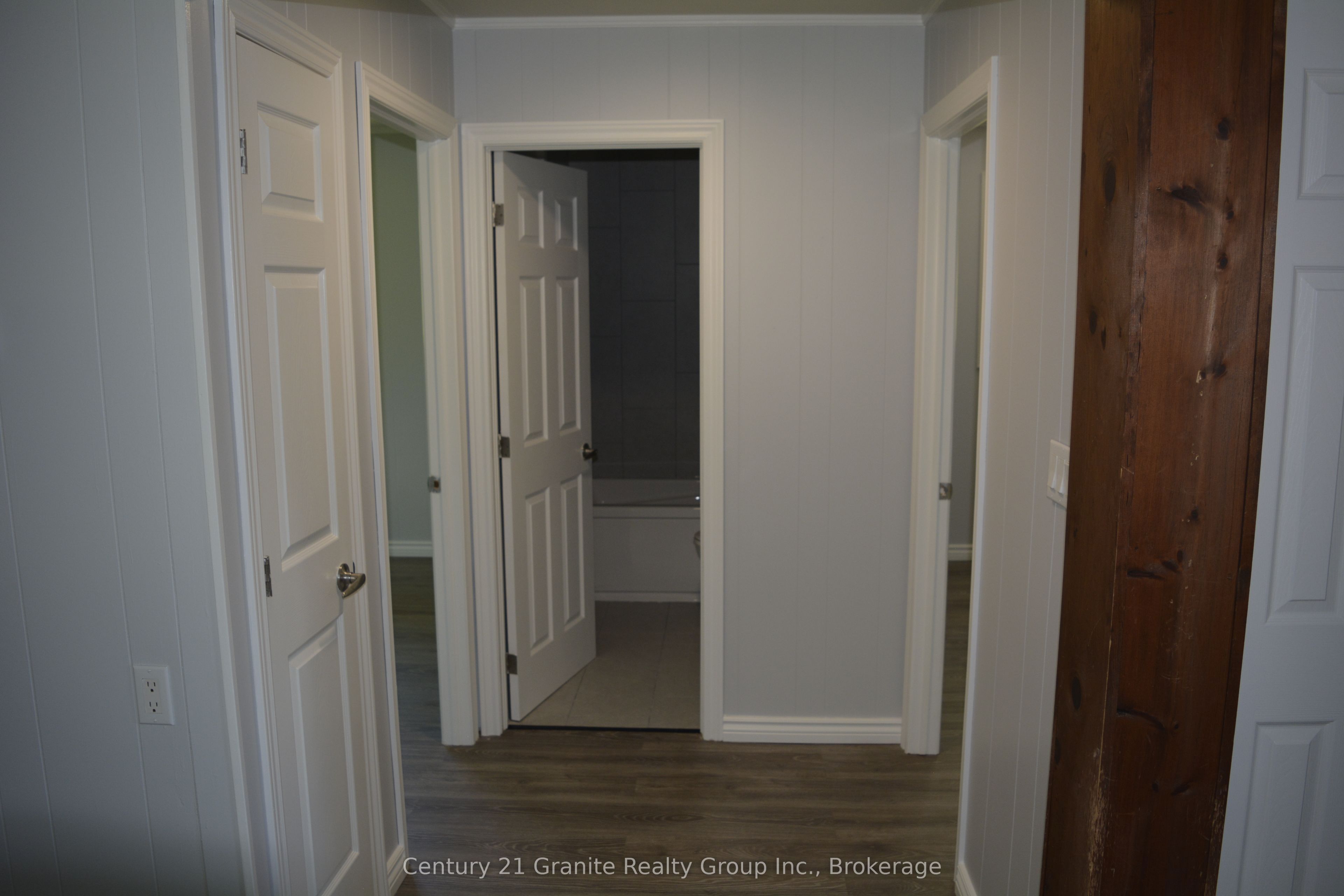 671 Hastings Street N Property Photo 12