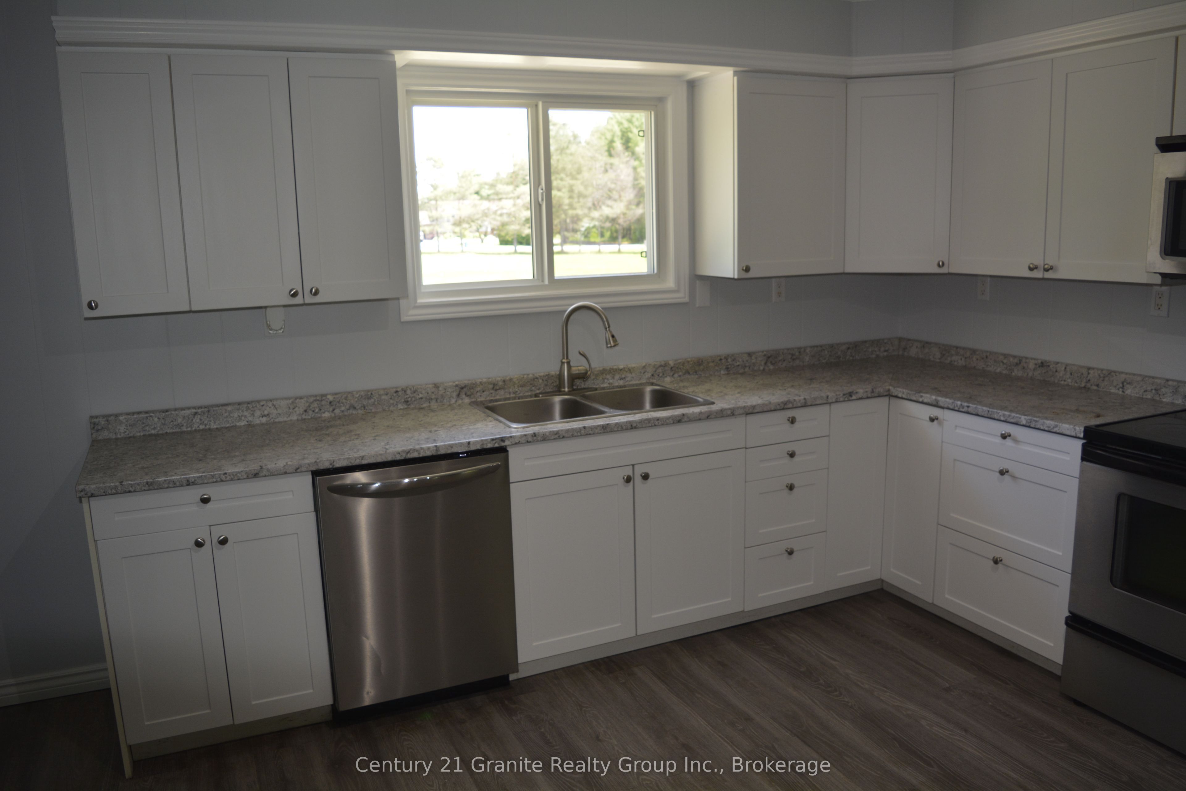 671 Hastings Street N Property Photo 15
