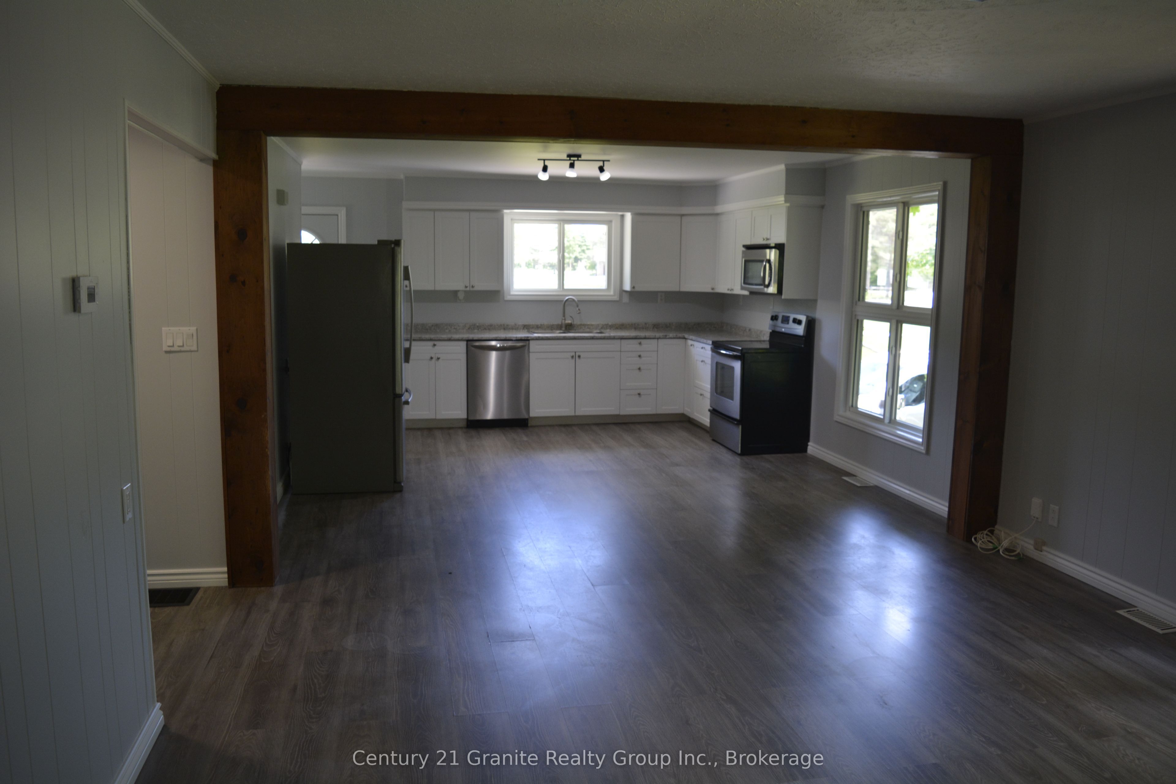 671 Hastings Street N Property Photo 17