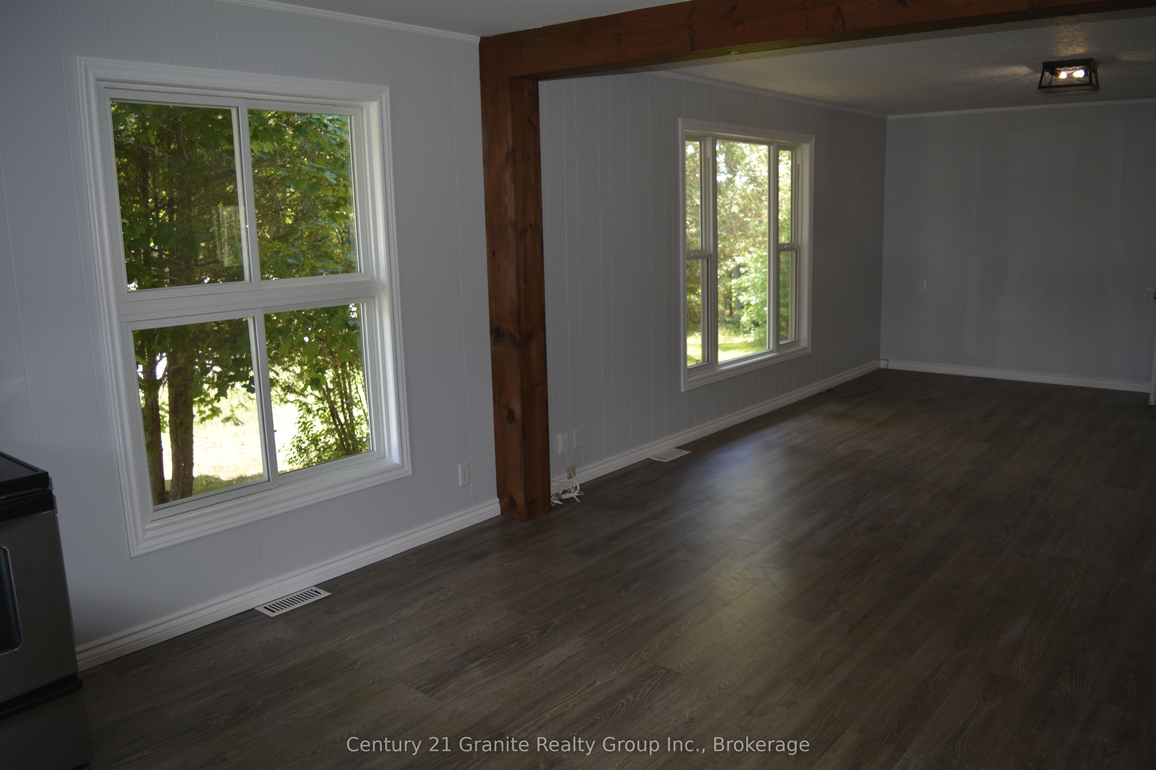 671 Hastings Street N Property Photo 20