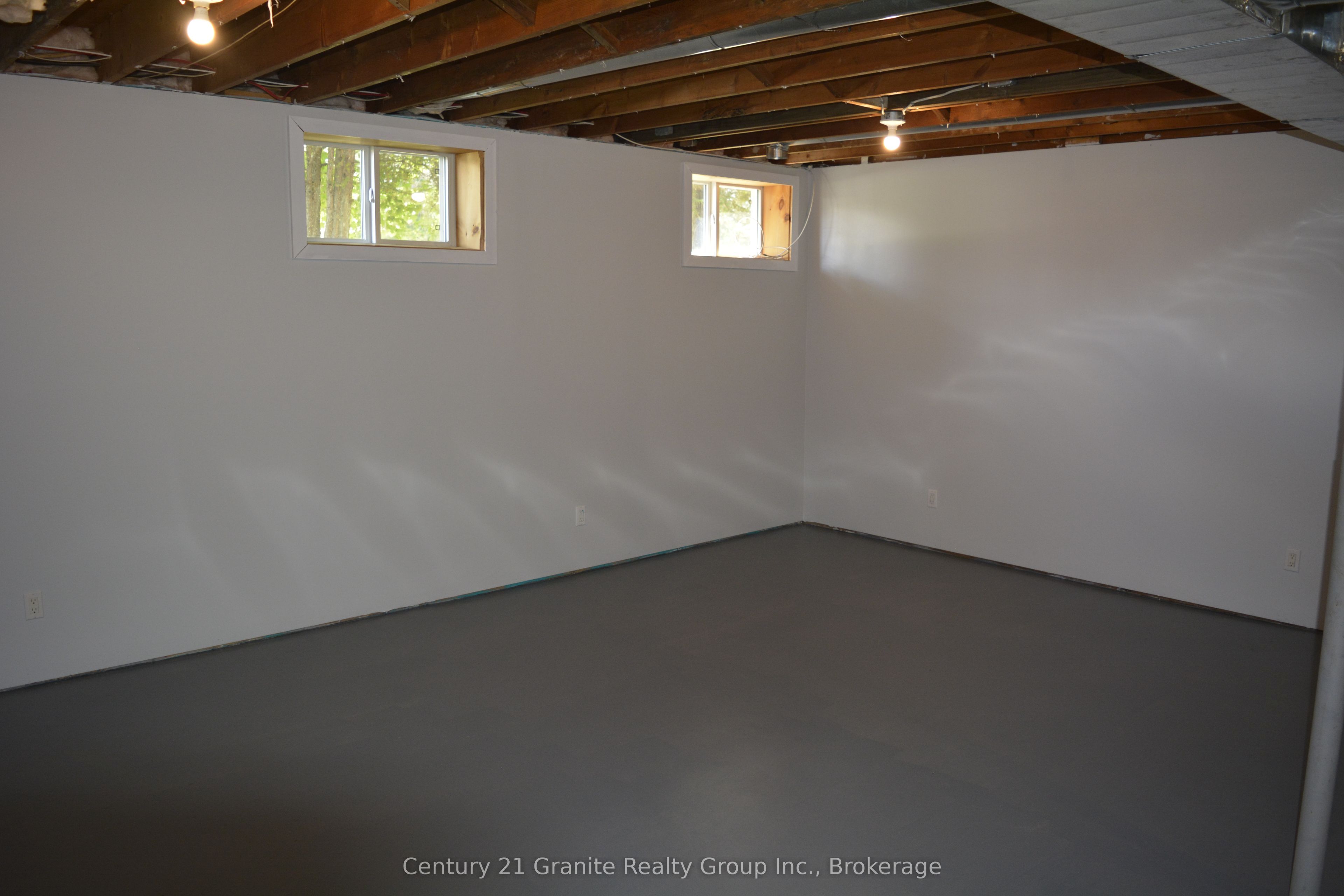 671 Hastings Street N Property Photo 21